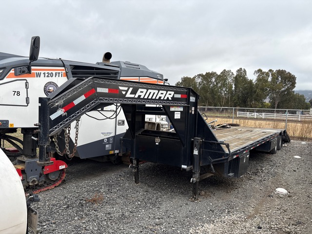 2017 Lamar FD03222A 23 ft T/A Gooseneck Equipment Trailer