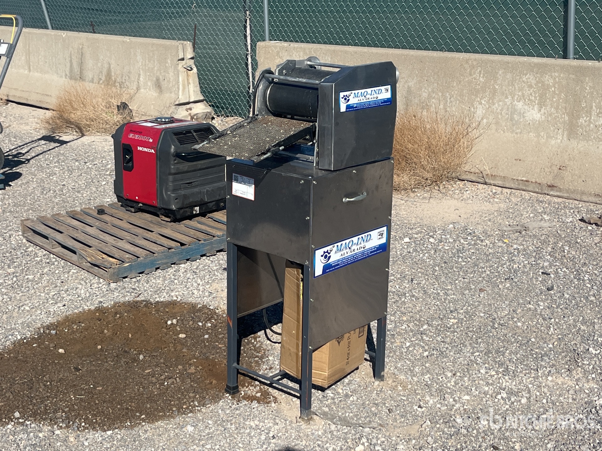 General Appearance with Picture, Left Front Corner