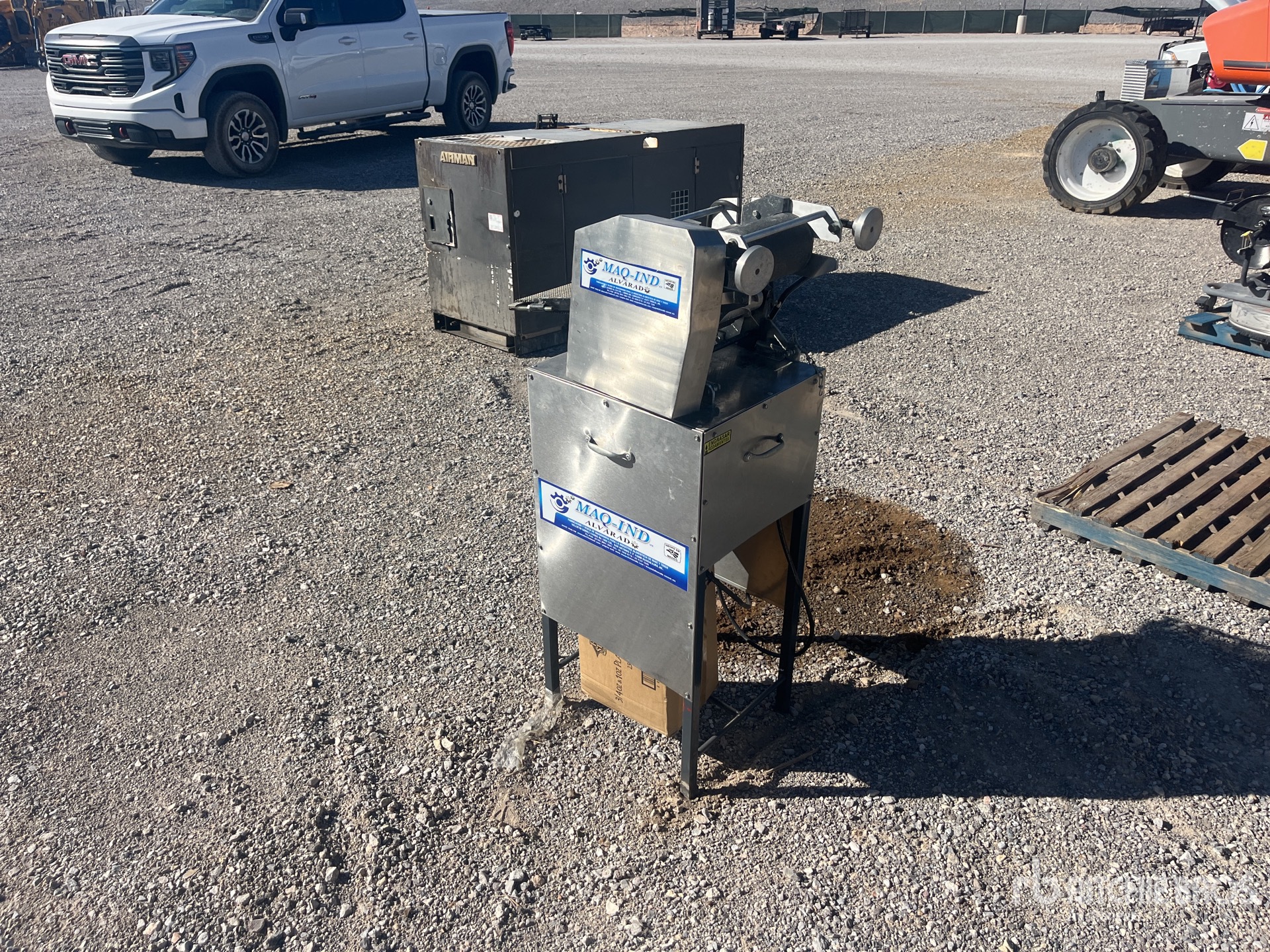 General Appearance with Picture, Left Rear Corner