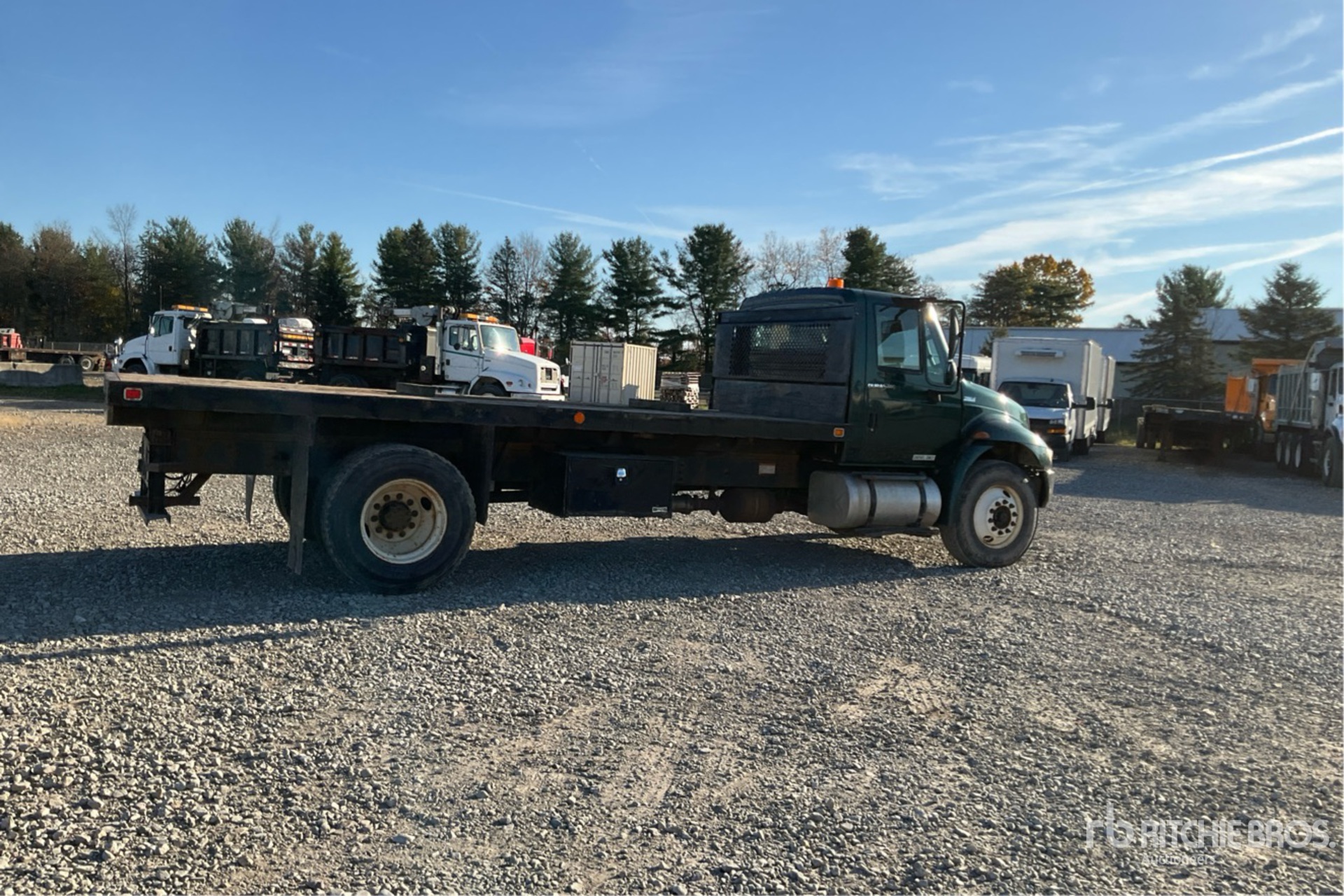 Aspect général with Image, coin arrière droit