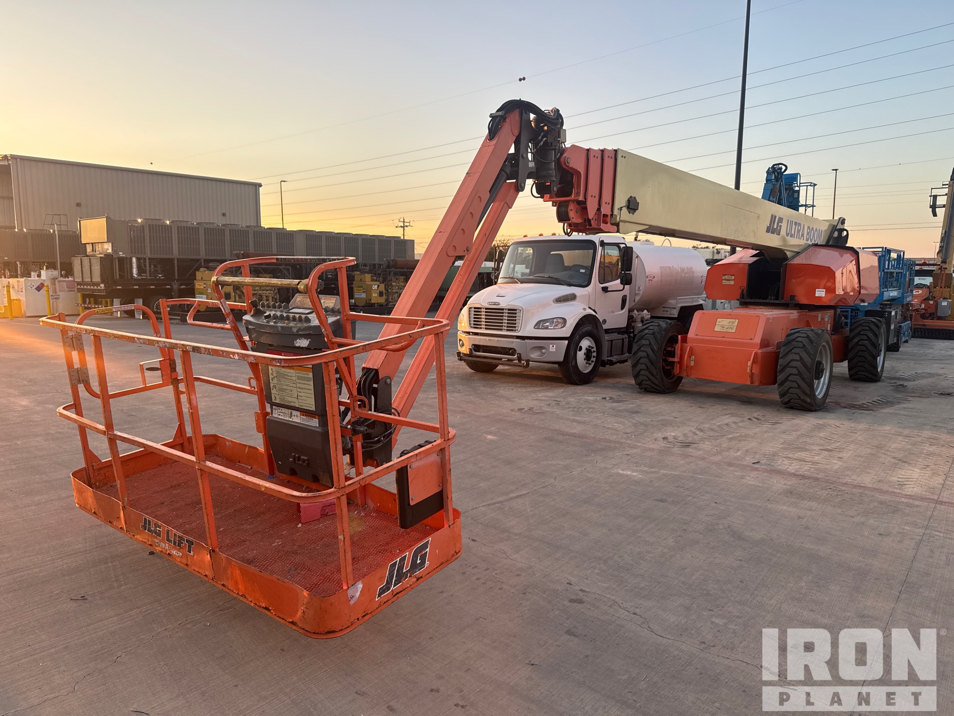 General Appearance with Foto, angolo anteriore sinistro