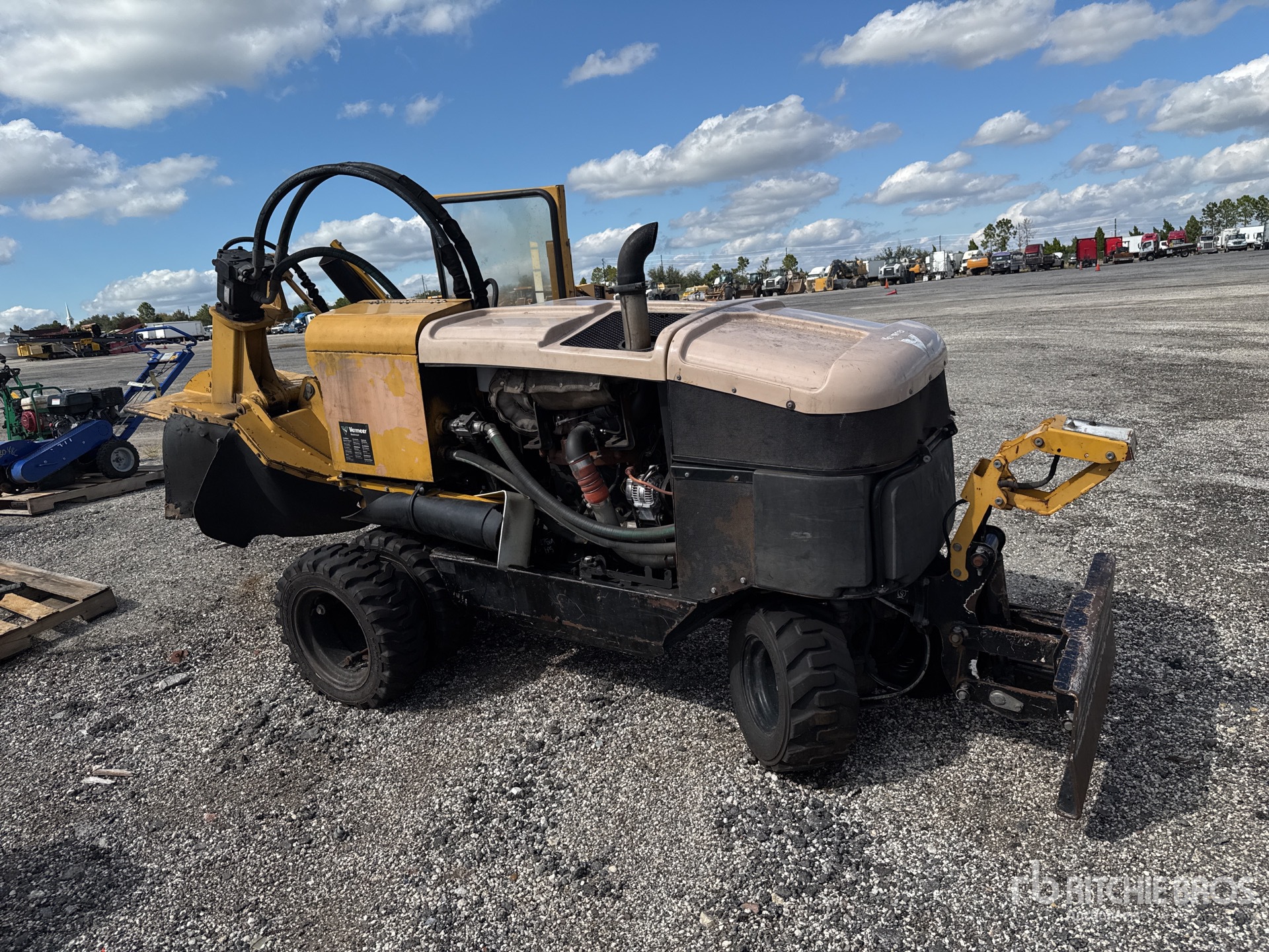 General Appearance with Bild, Ecke vorne rechts