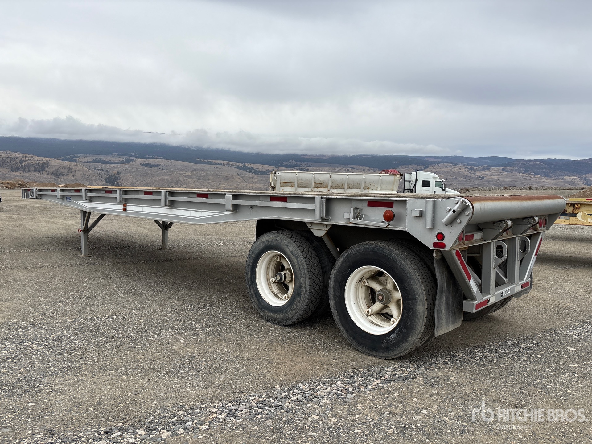 General Appearance with Foto, angolo posteriore sinistro