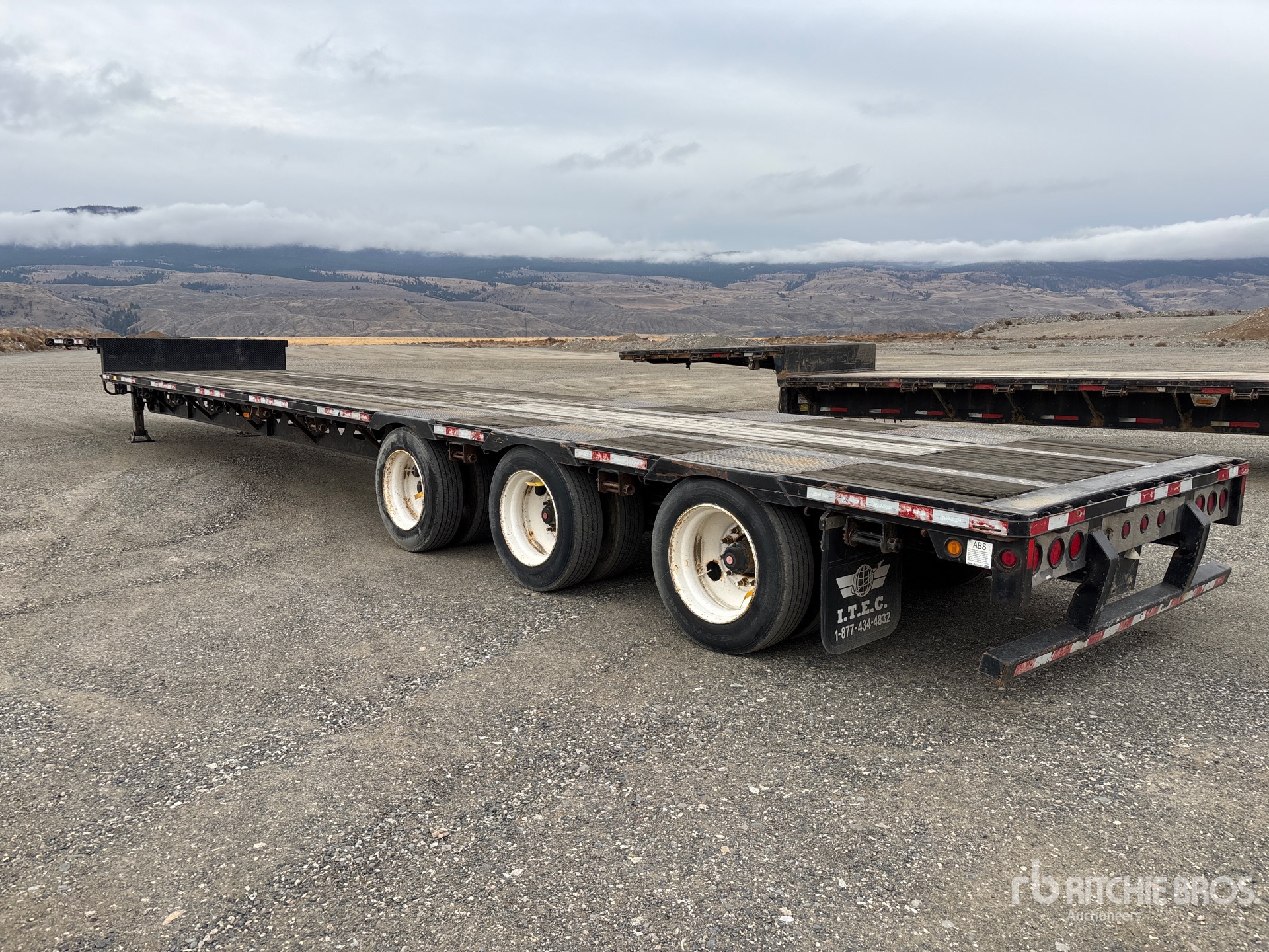 Aspect général with Image, coin arrière gauche