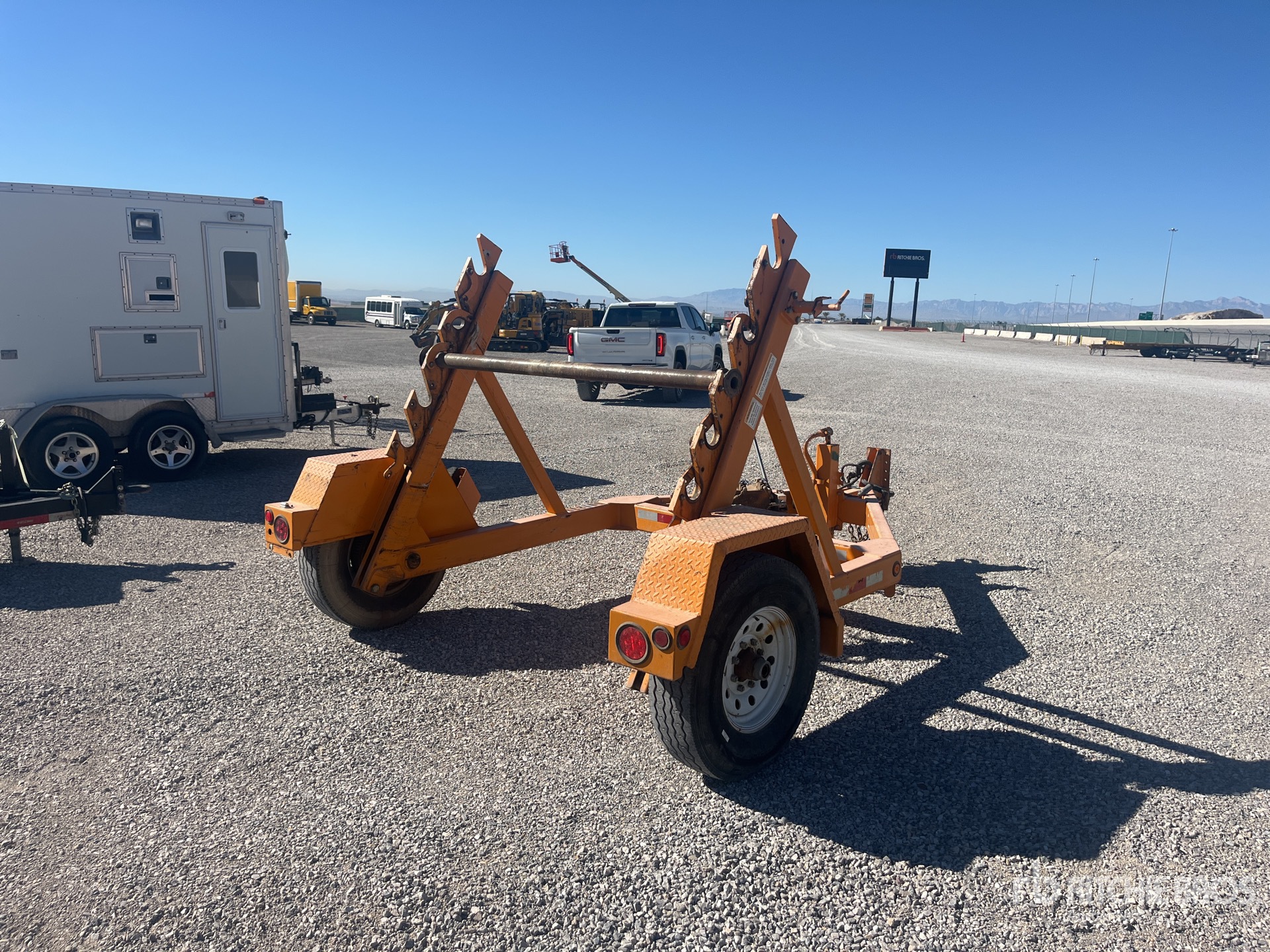 Aspect général with Image, coin arrière droit