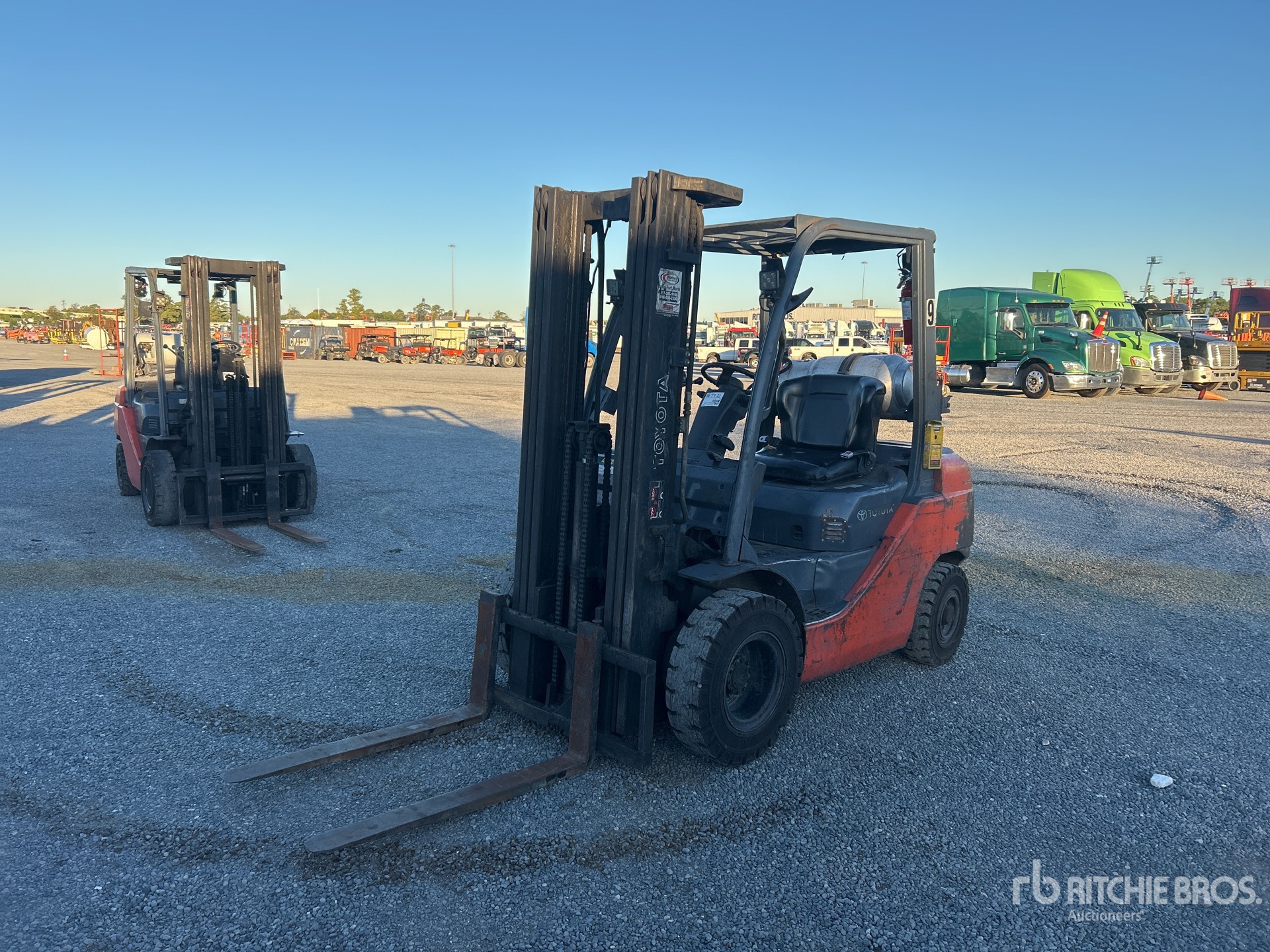 General Appearance with Picture, Left Front Corner