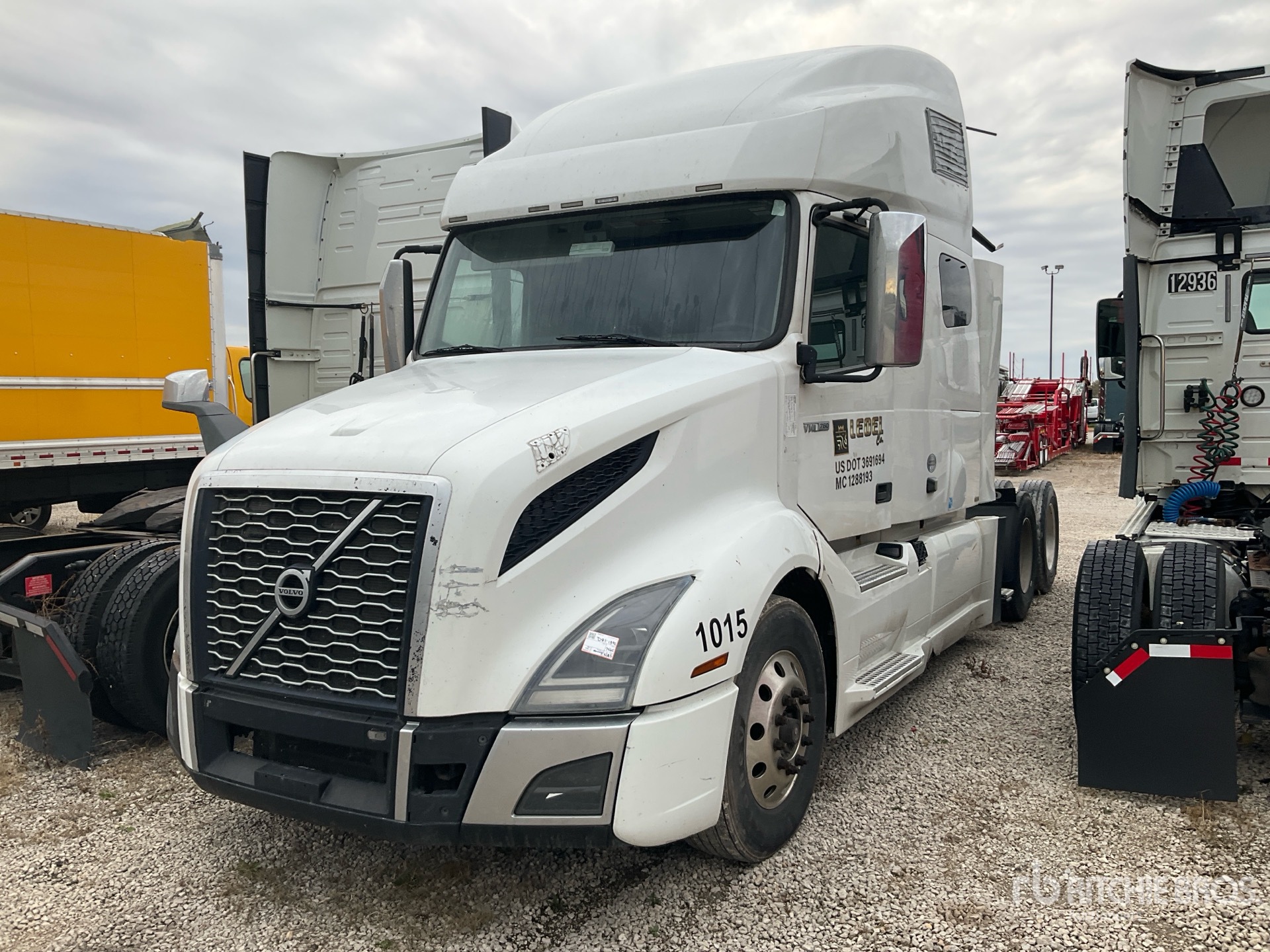 General Appearance with Picture, Left Front Corner