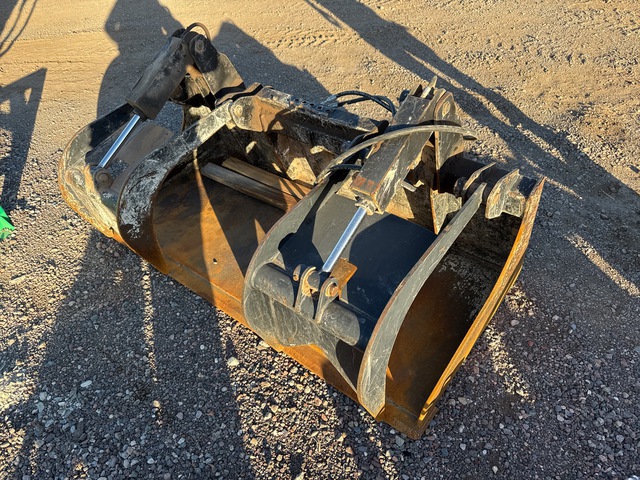 2018 Wacker Neuson 72 in Grapple Wheel Loader Bucket 2018 Wacker Neuson 72 in Grapple Wheel Loader Bucket