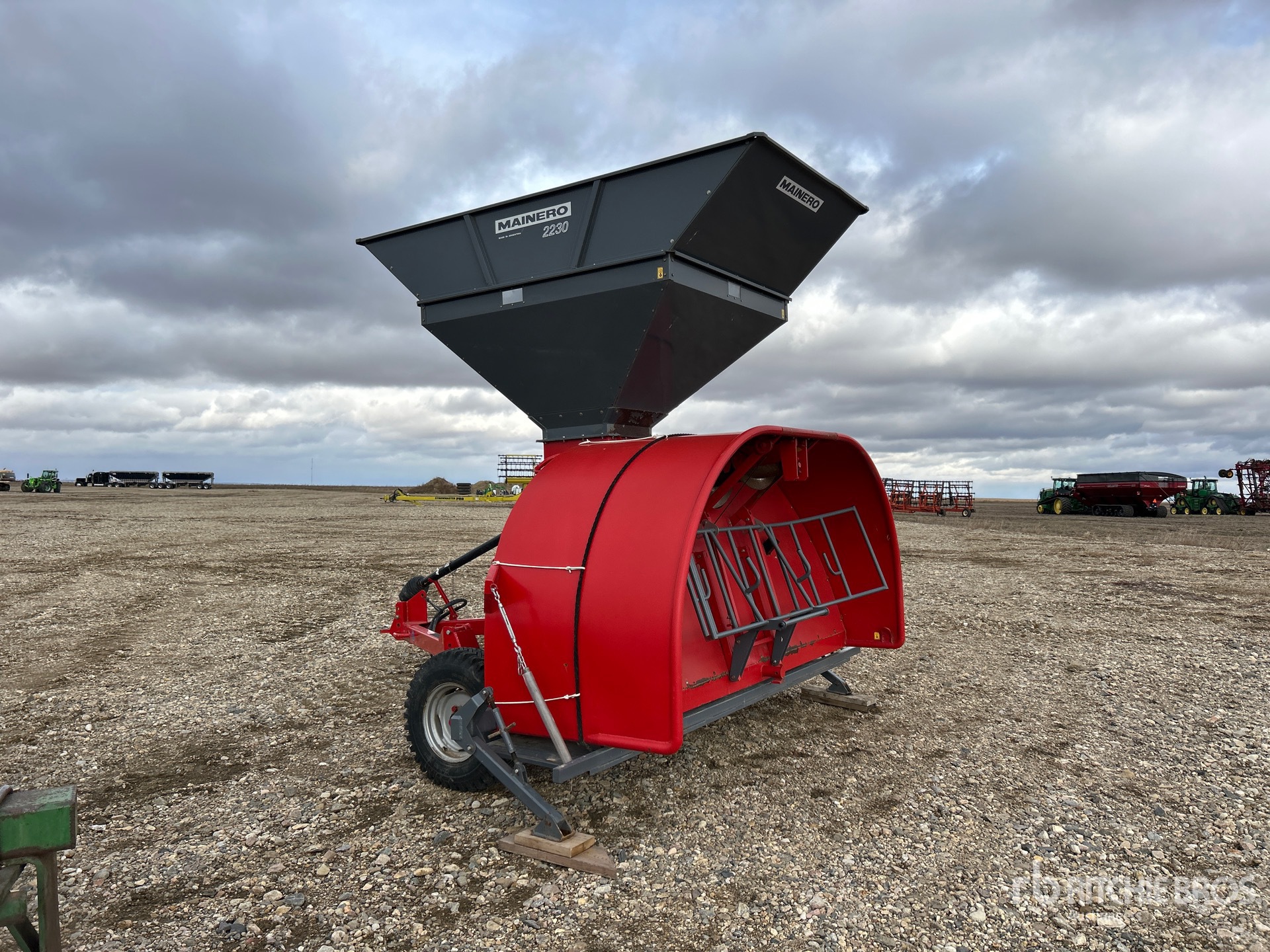 General Appearance with Picture, Left Rear Corner