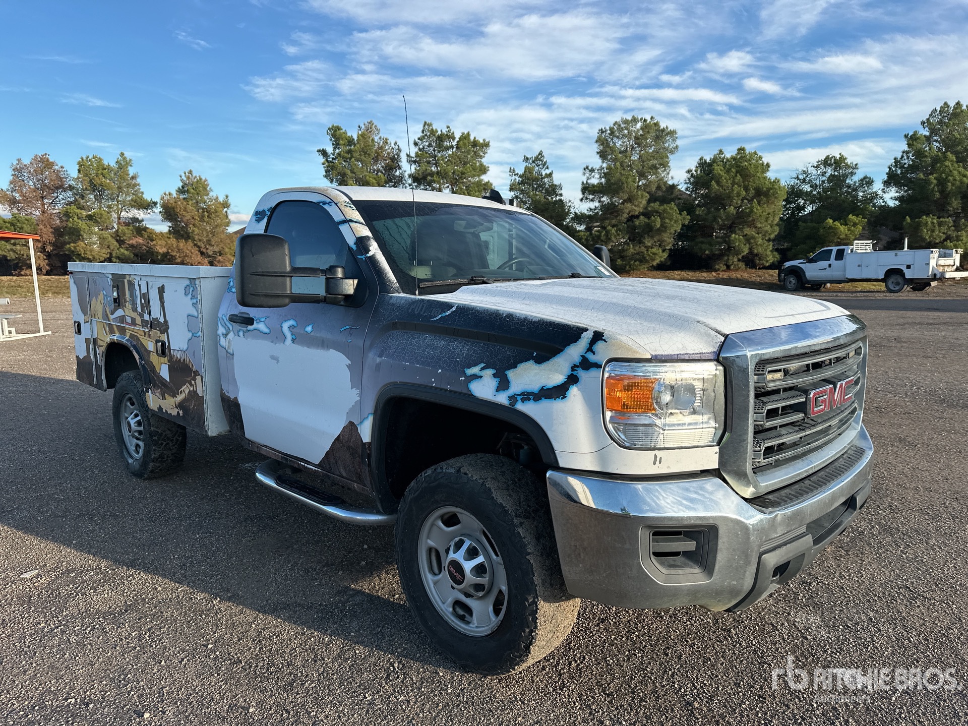 General Appearance with Picture, Right Front Corner