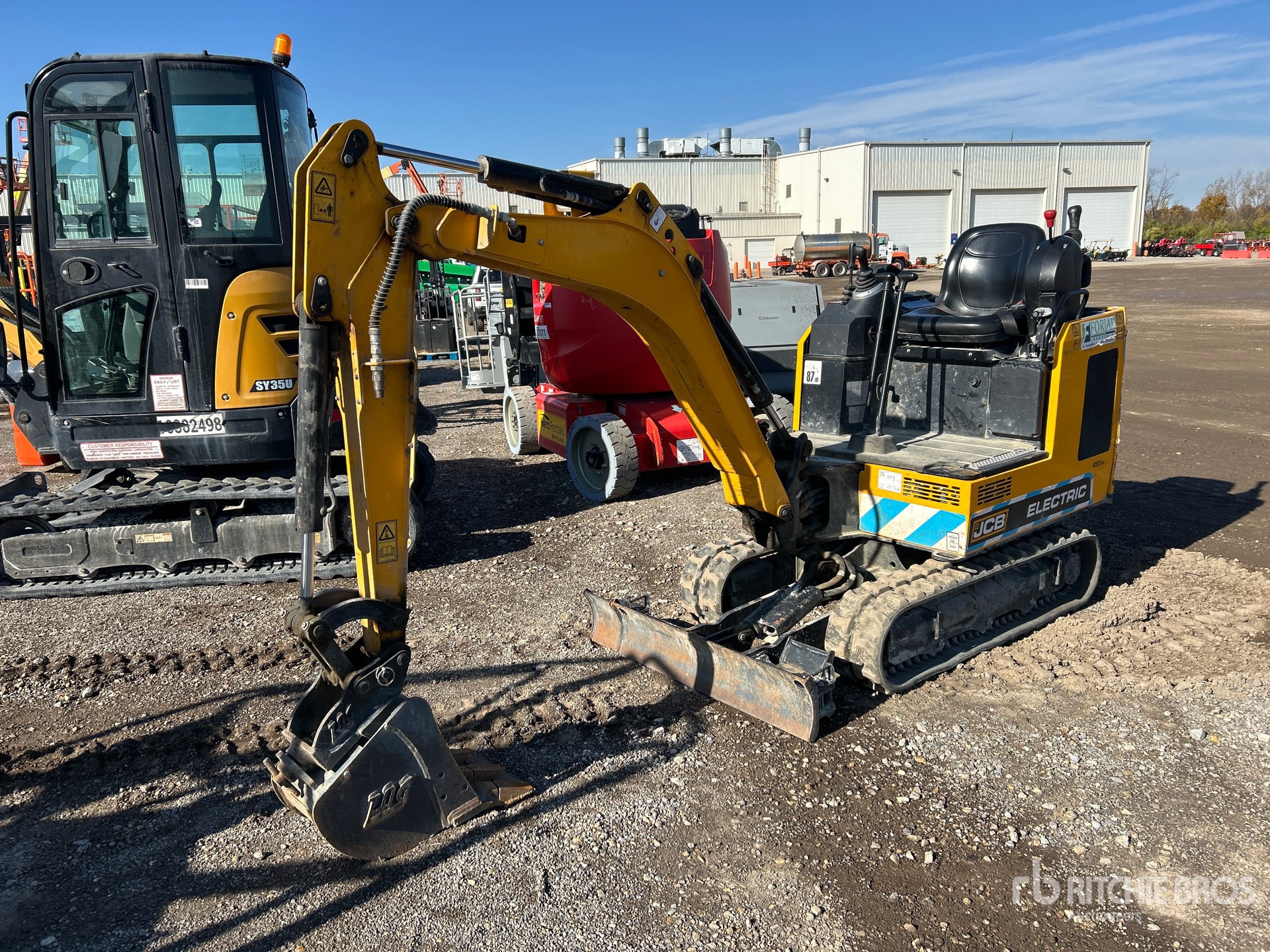 General Appearance with Bild, Ecke vorne links