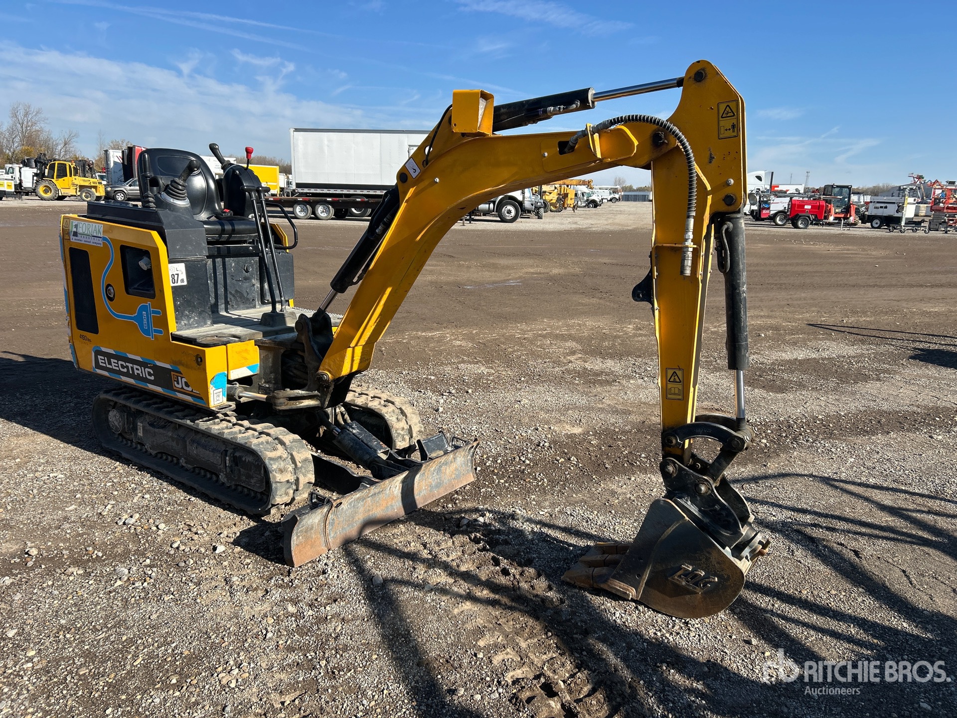 General Appearance with Bild, Ecke vorne rechts