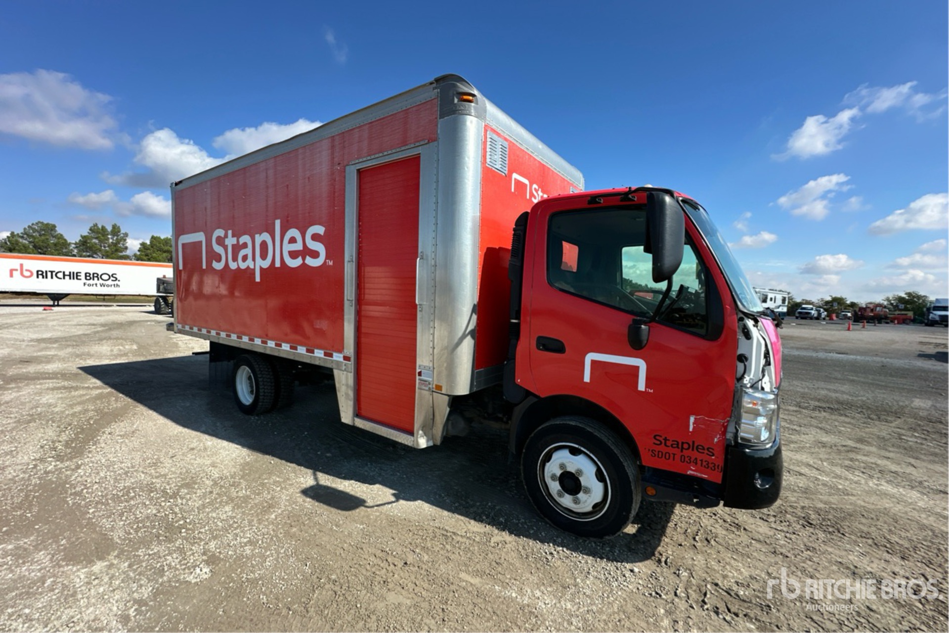 Aspect général with Image, coin avant droit