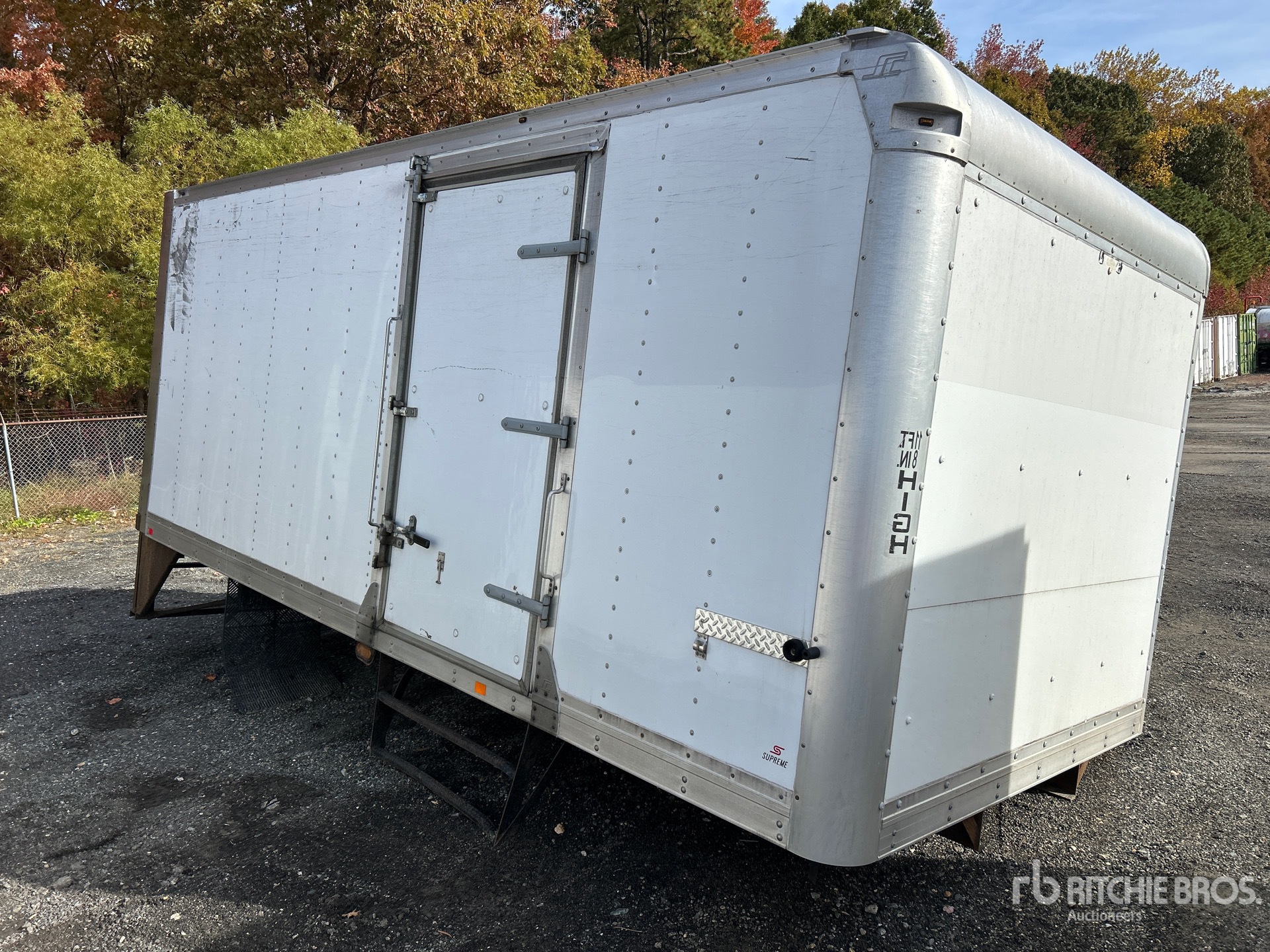 Aspect général with Image, coin avant droit