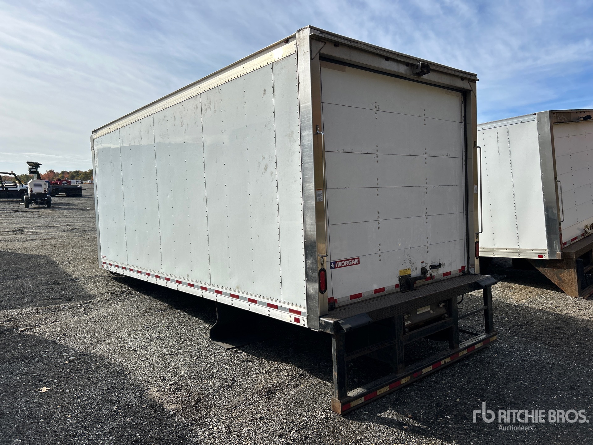 Aspect général with Image, coin arrière gauche