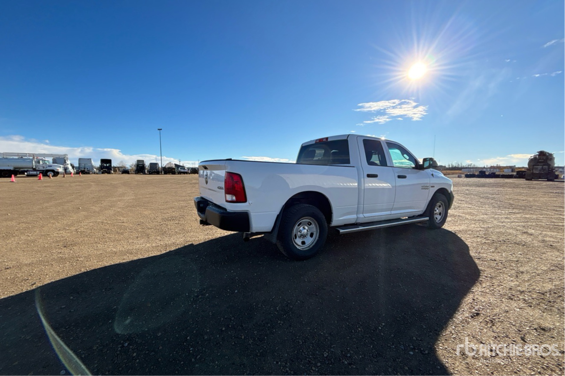 General Appearance with Imagen: esquina trasera derecha