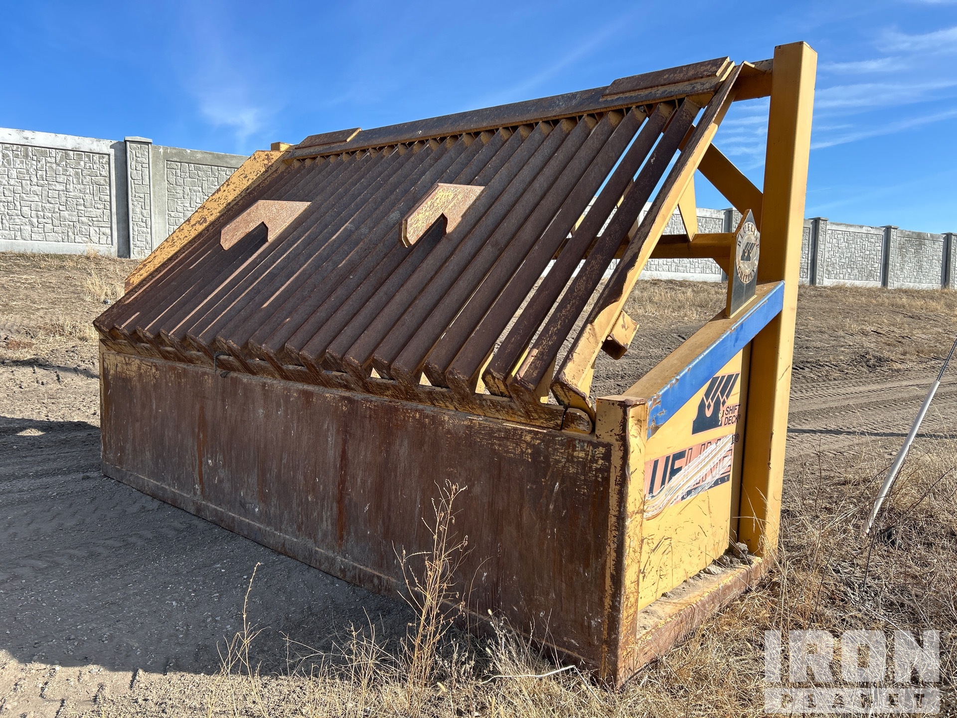 General Appearance with Featured Photo