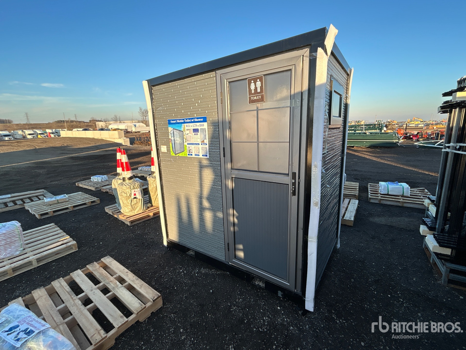 General Appearance with Picture, Right Front Corner