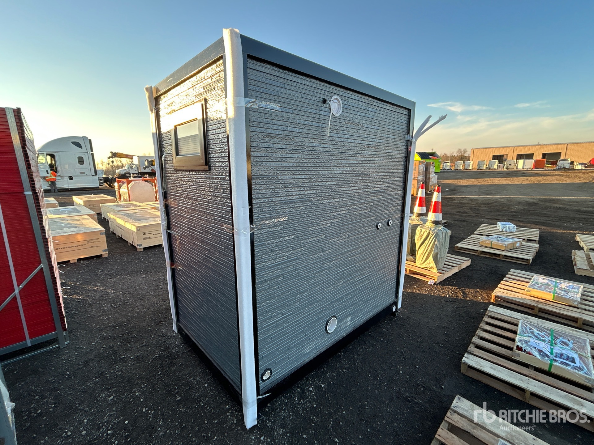 General Appearance with Picture, Right Rear Corner