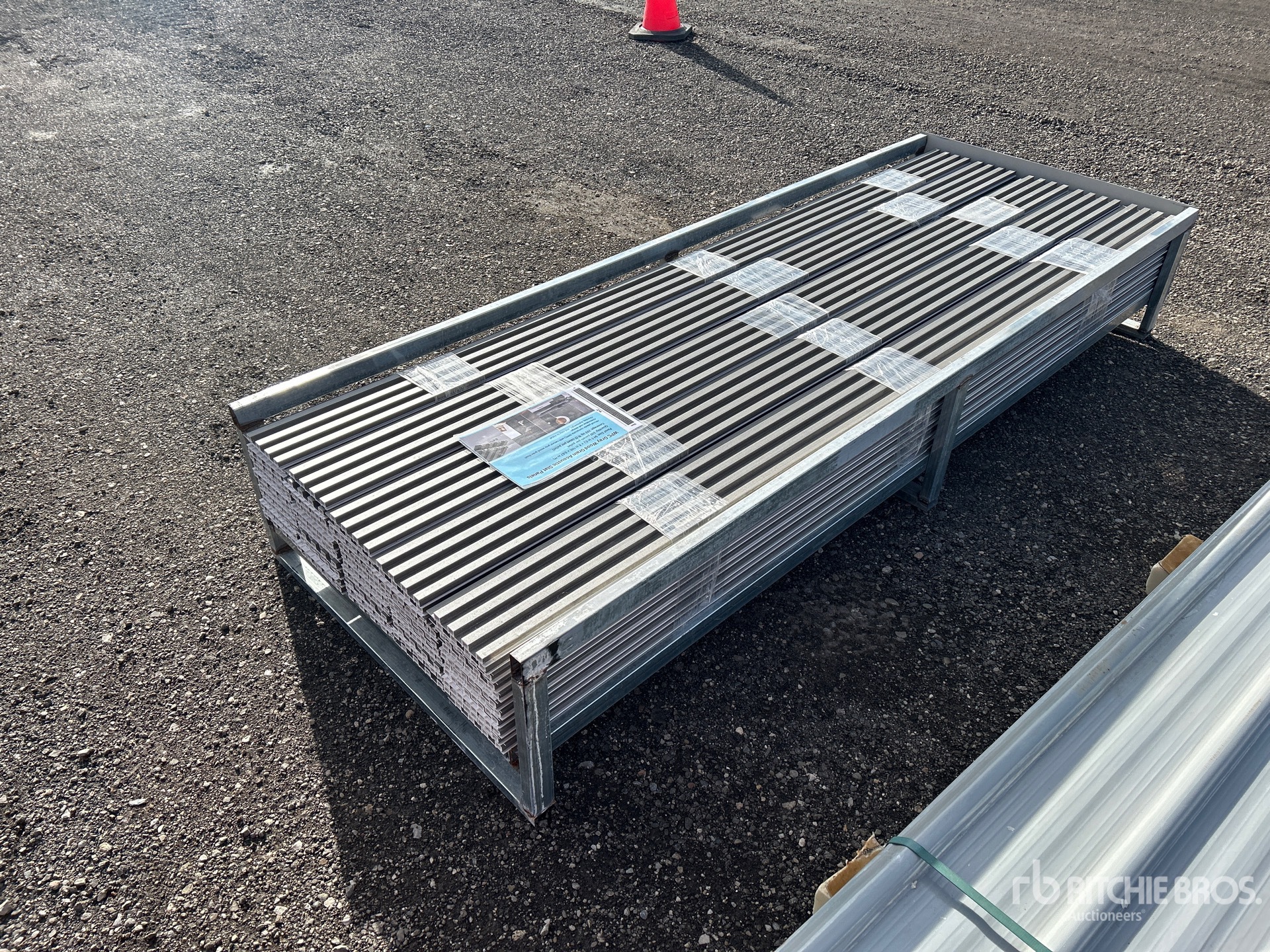 General Appearance with Foto, angolo anteriore destro