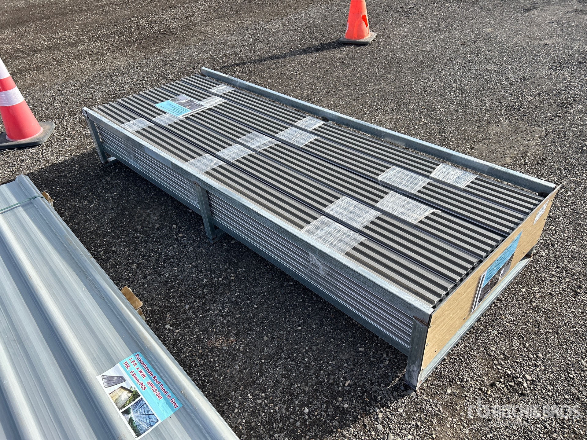 General Appearance with Foto, angolo anteriore sinistro