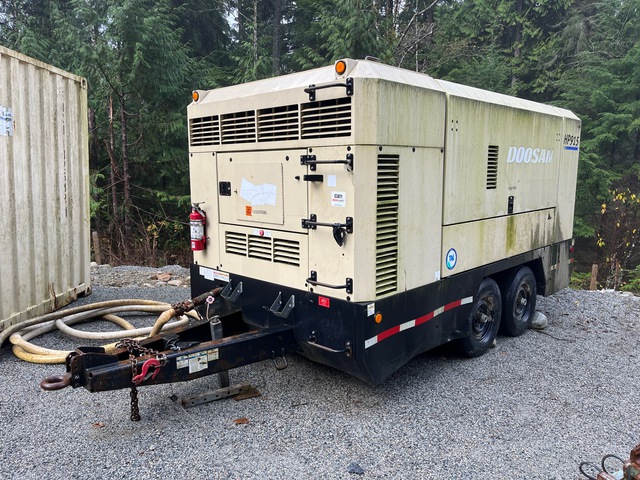 2014 Doosan HP915WCU-T4I 915 cfm Mobile Air Compressor 2014 Doosan HP915WCU-T4I 915 cfm Mobile Air Compressor