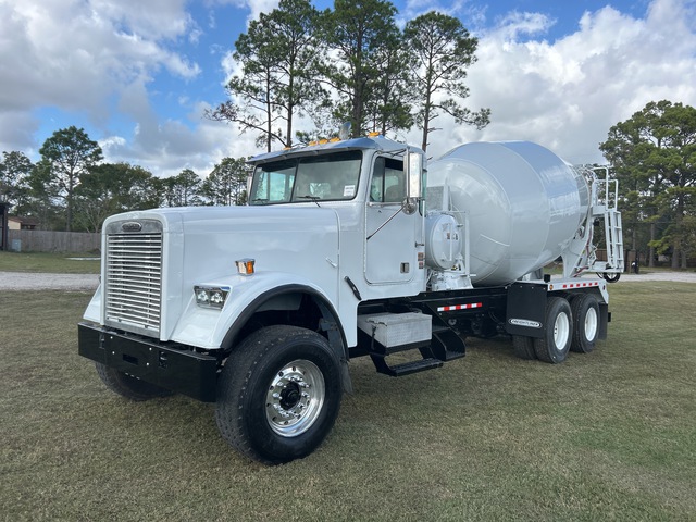 2004 Freightliner FLD 120 6x4 Mixer Truck
