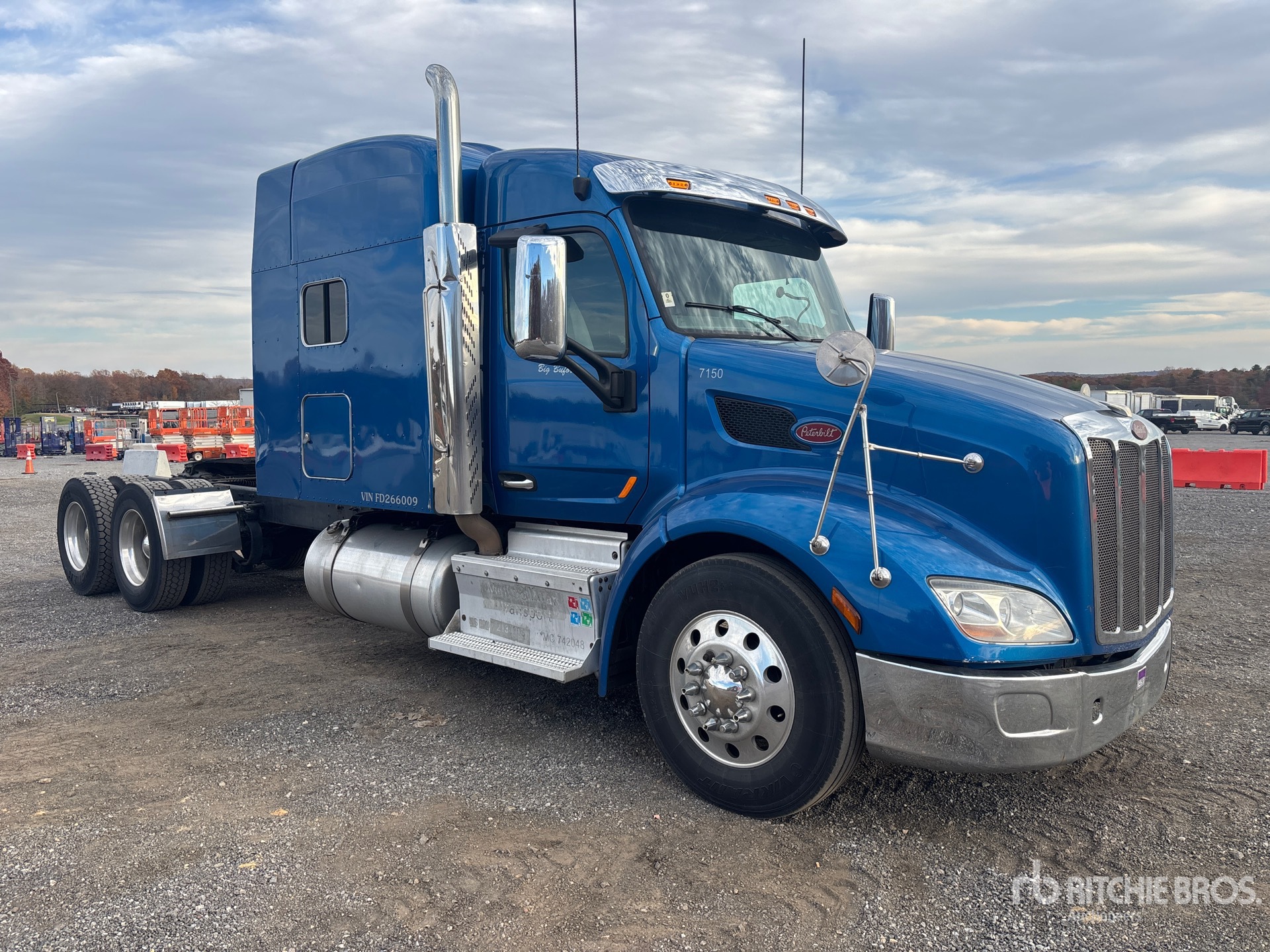 General Appearance with Foto, angolo anteriore destro