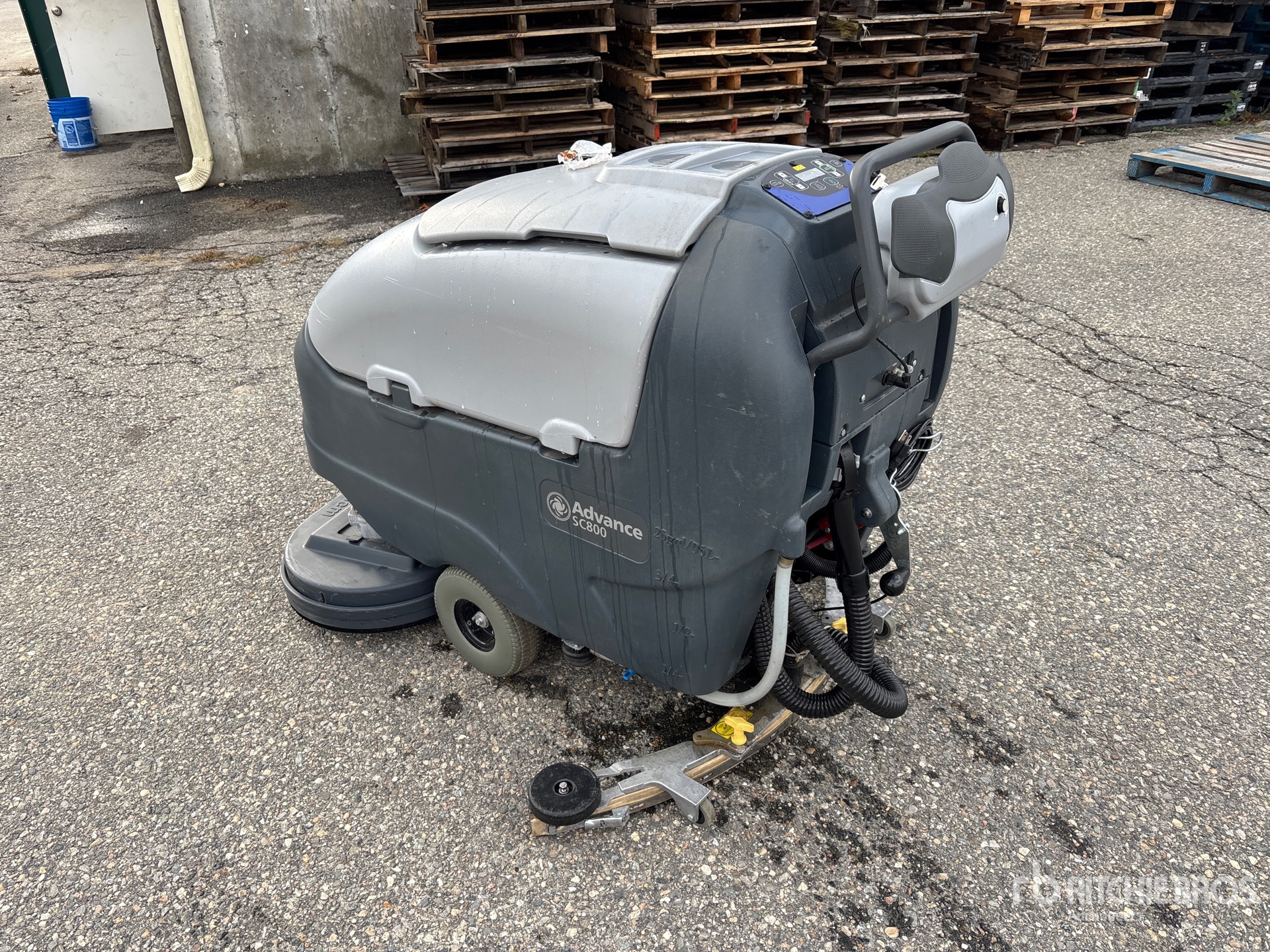 General Appearance with Foto, angolo posteriore sinistro