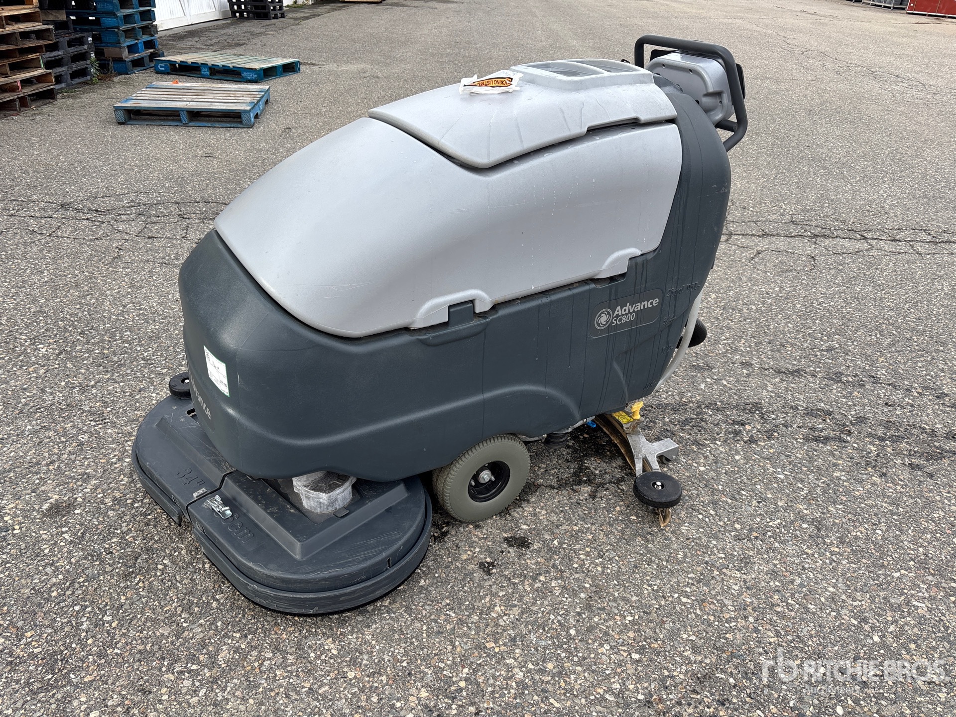 General Appearance with Foto, angolo anteriore sinistro