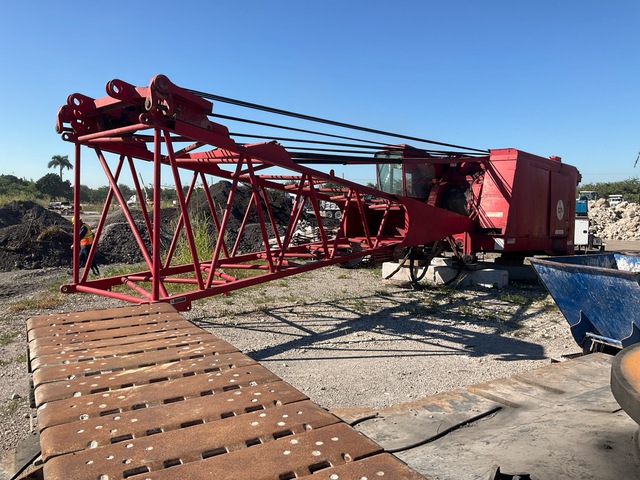 1975 Manitowoc 4100 40000 lb Lattice-Boom Crawler Crane