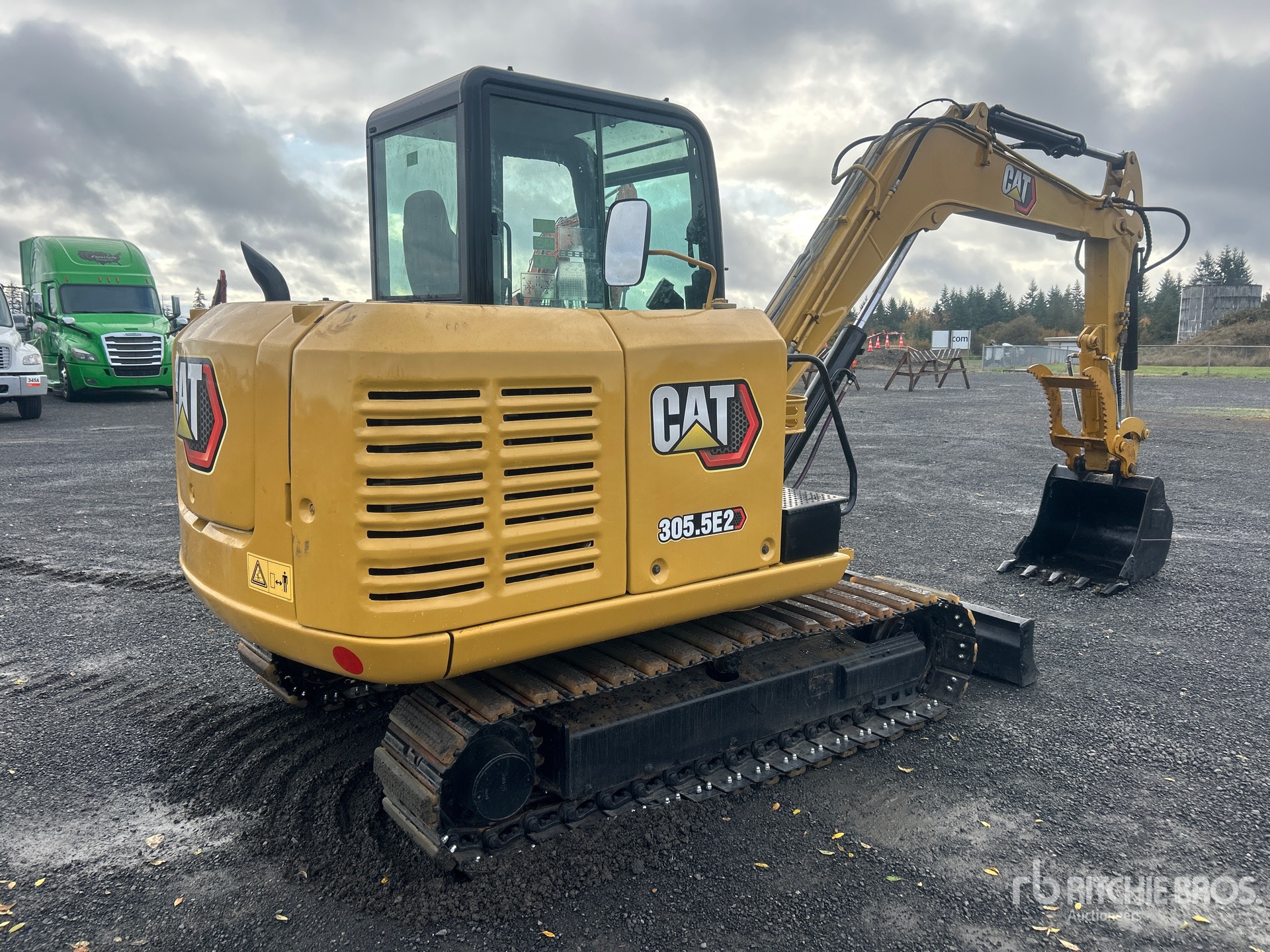 General Appearance with Picture, Right Rear Corner