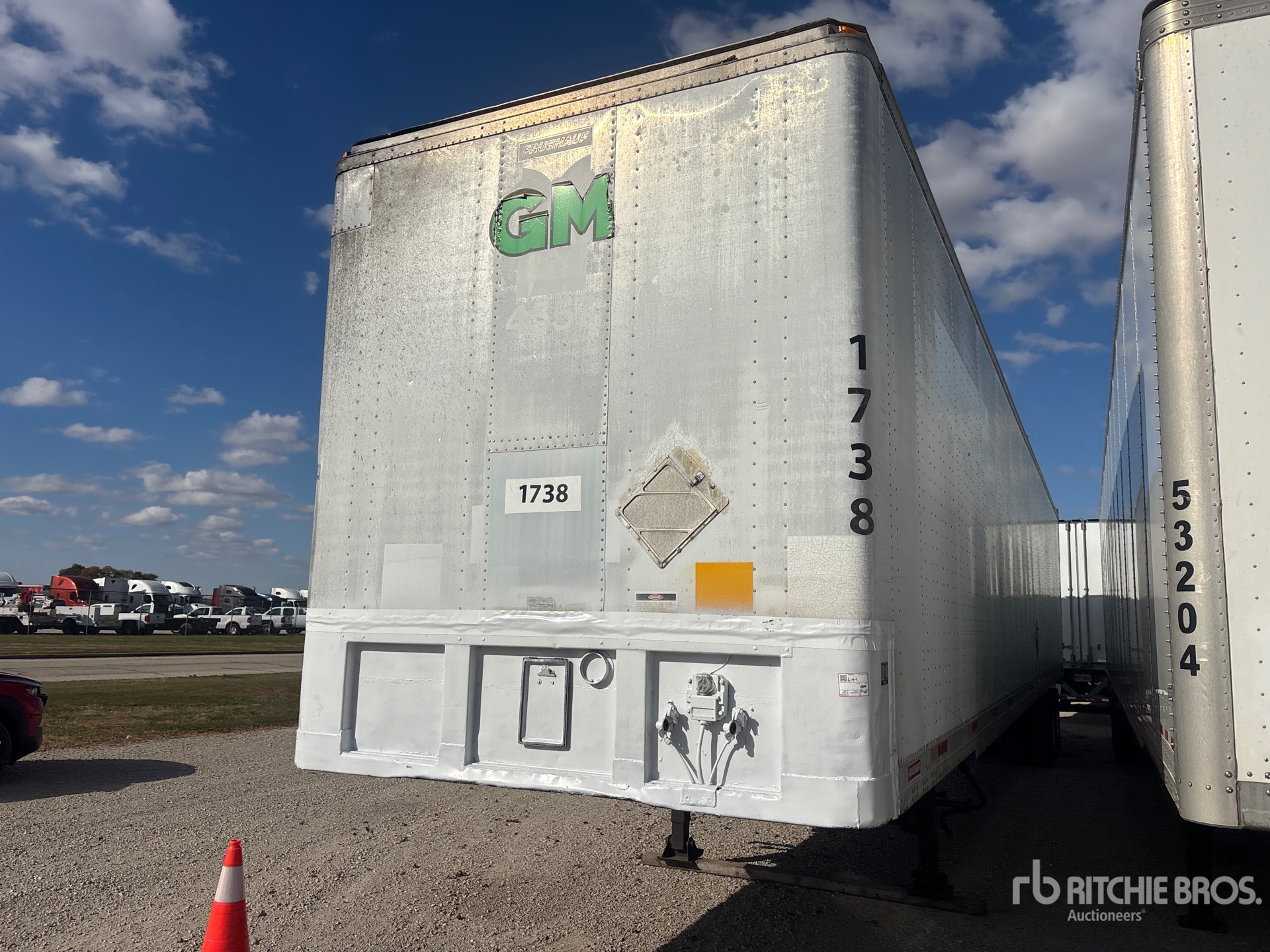 General Appearance with Bild, Ecke vorne links