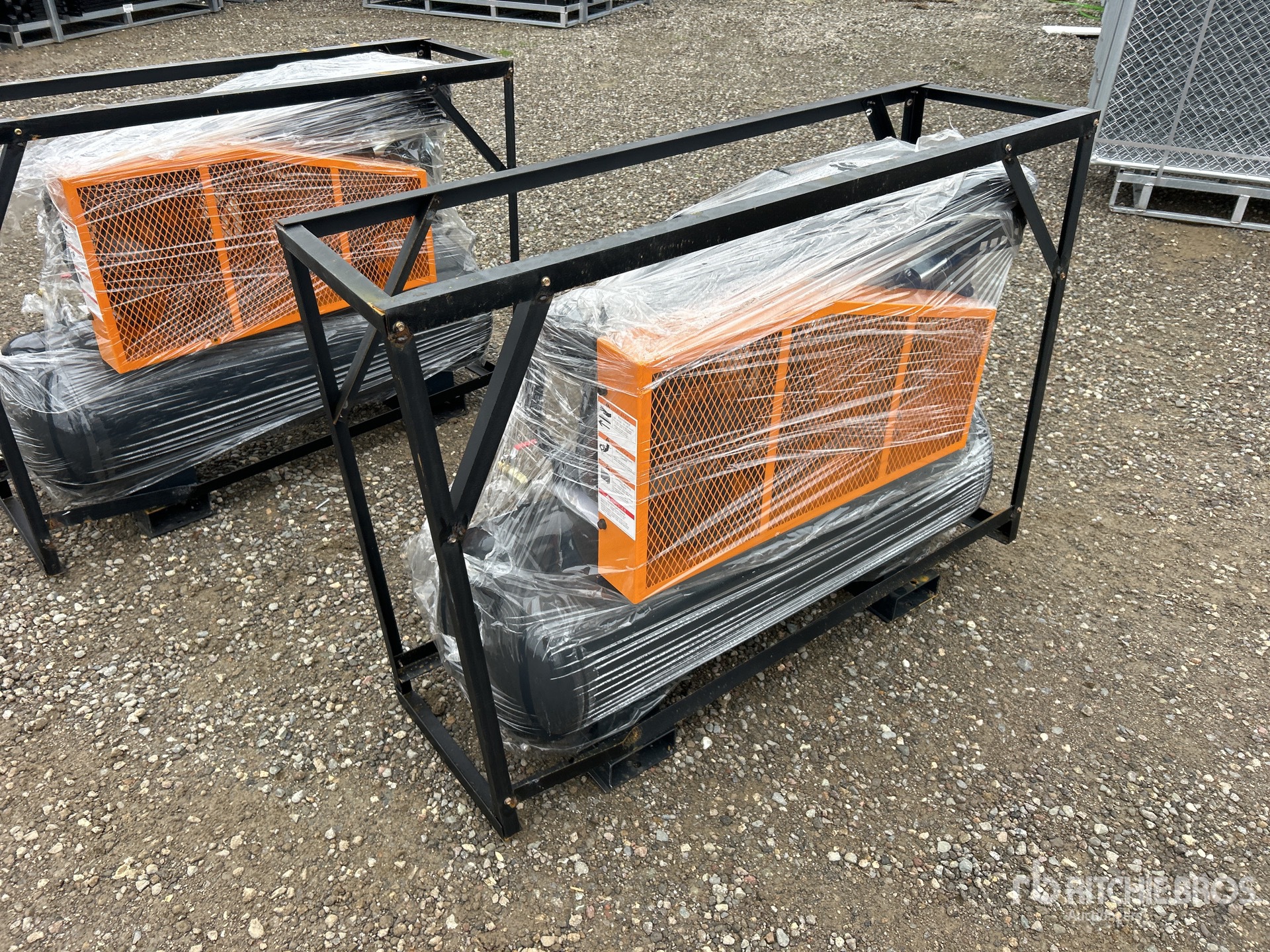 General Appearance with Foto, angolo posteriore sinistro