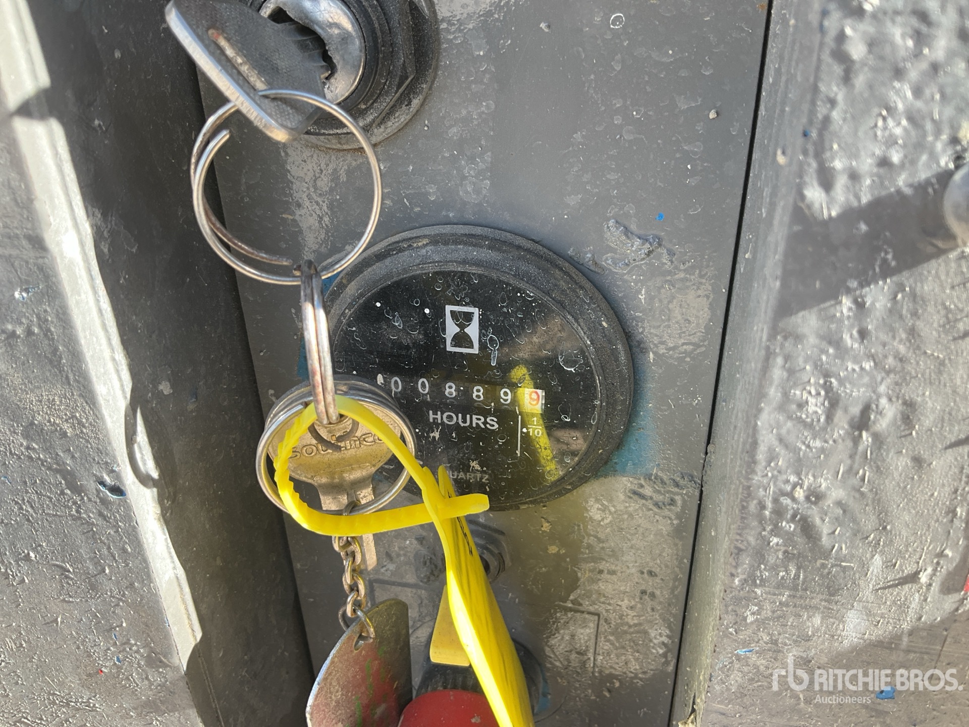 General Appearance with Hour Meter / Odometer