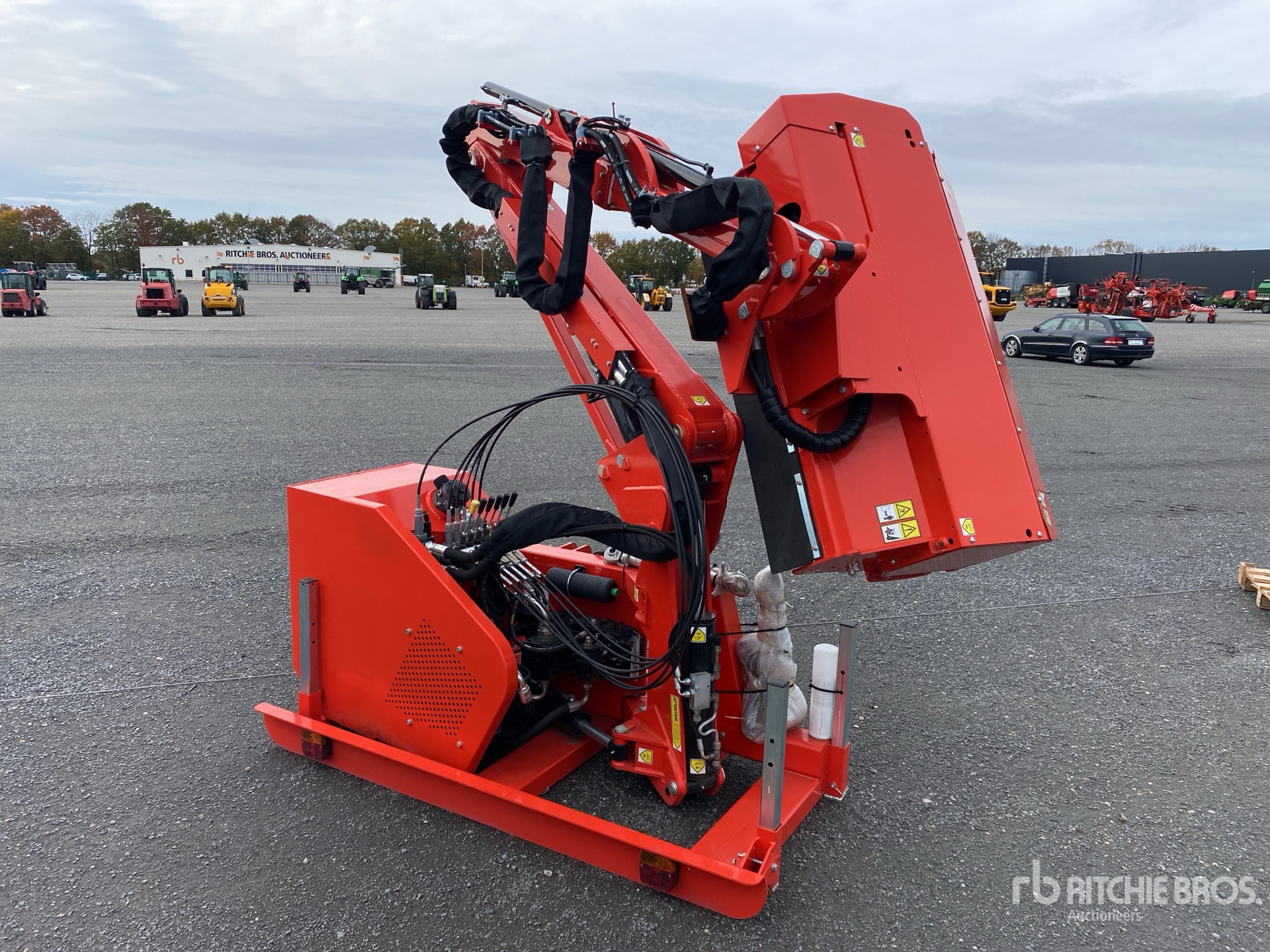 General Appearance with Picture, Right Rear Corner