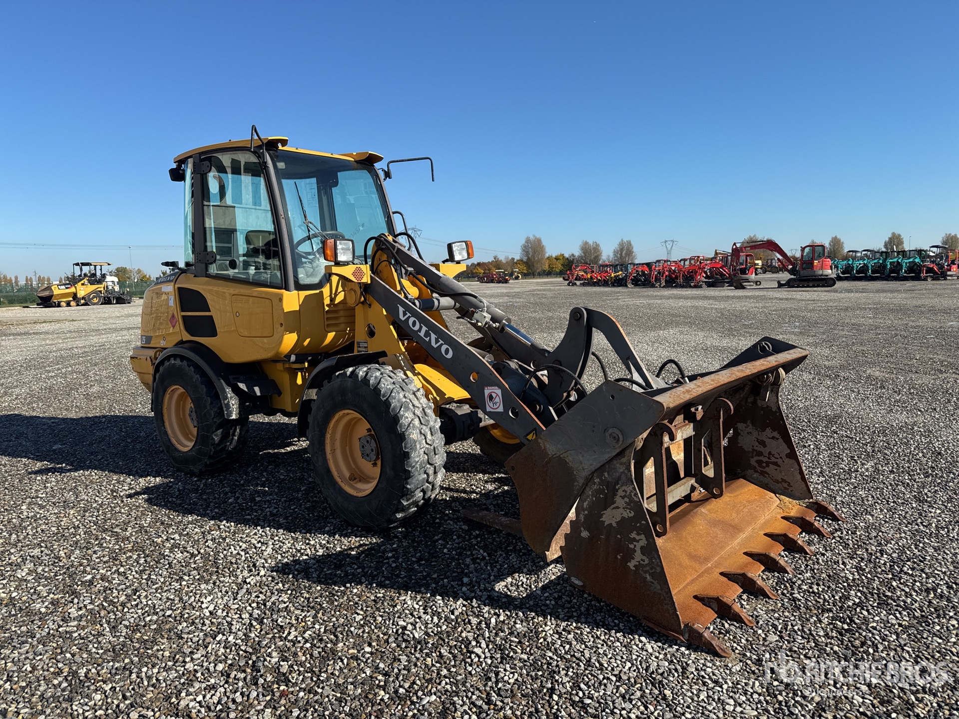 General Appearance with Bild, Ecke vorne rechts