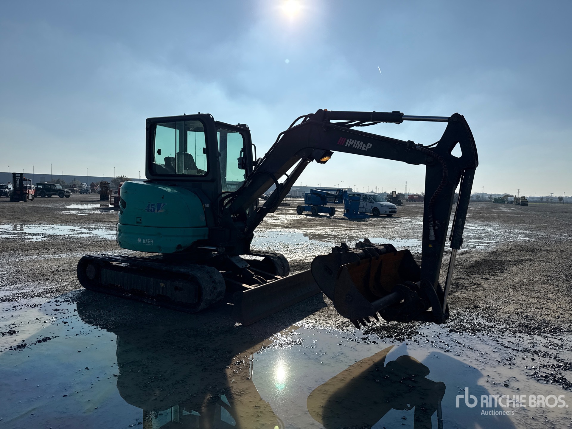 General Appearance with Bild, Ecke vorne rechts