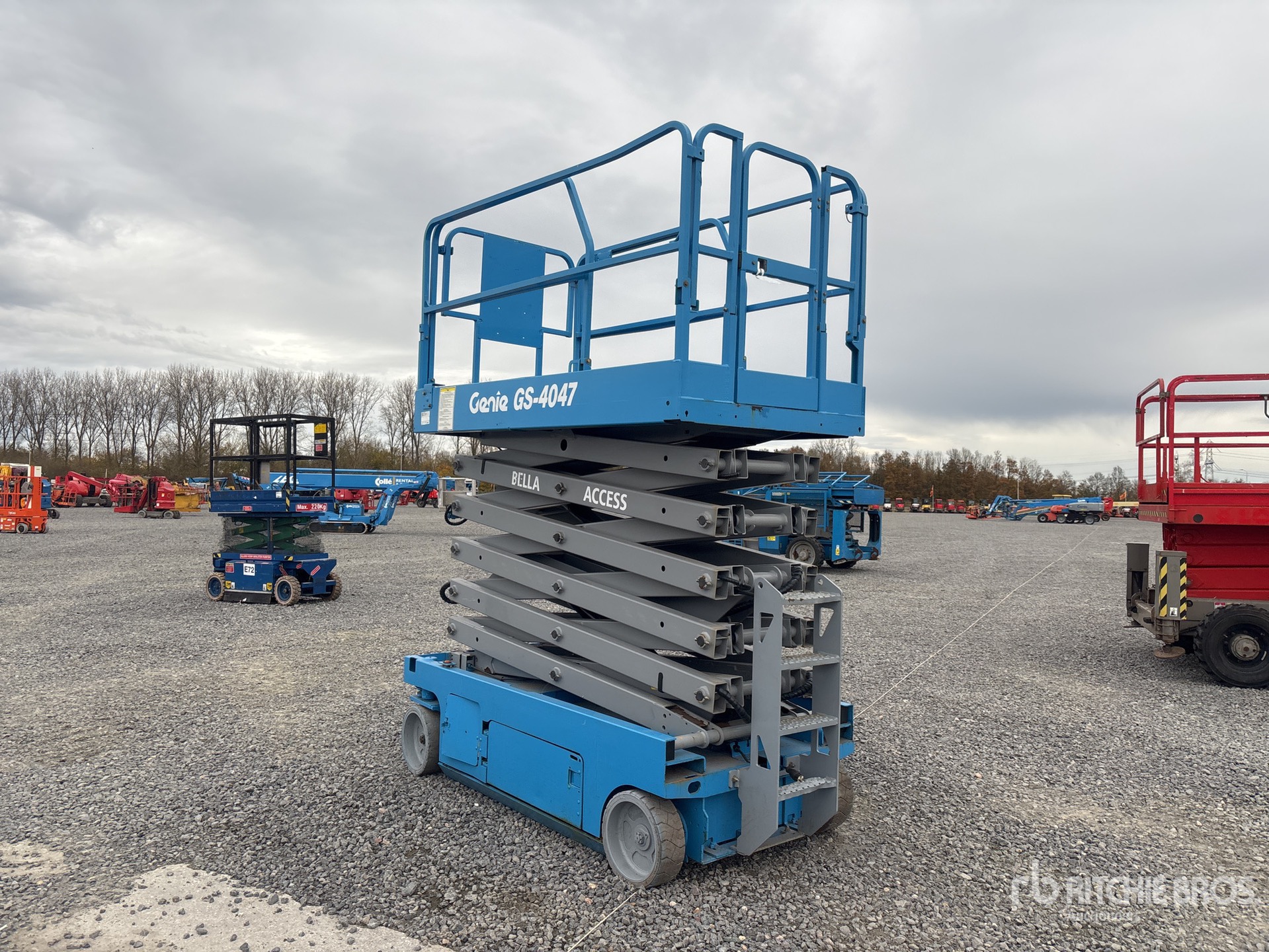 General Appearance with Bild, Ecke hinten links