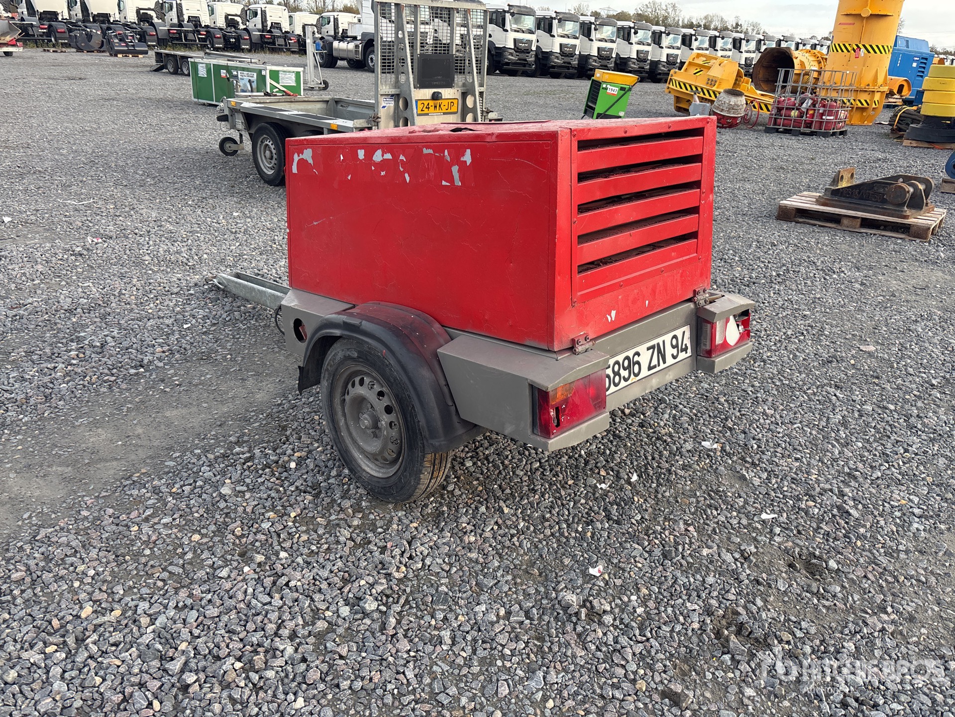 General Appearance with Picture, Right Front Corner