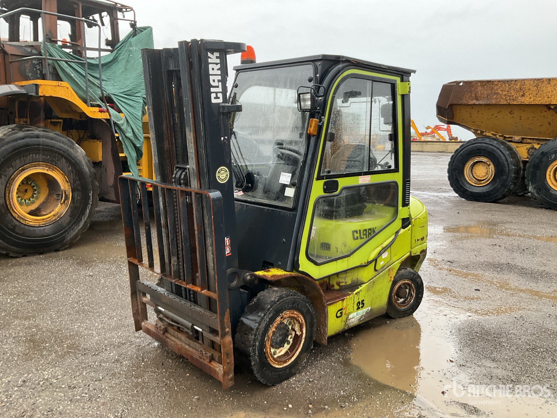 General Appearance with Foto, angolo anteriore sinistro