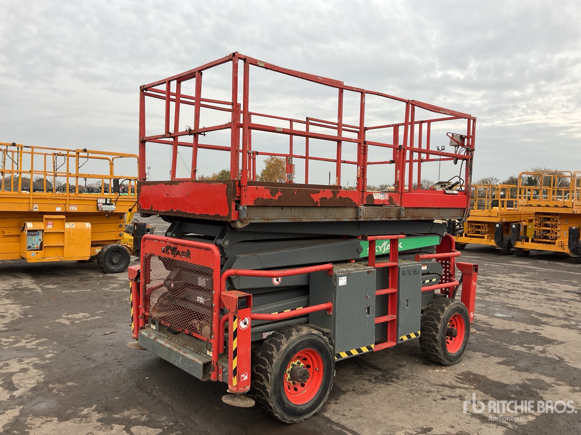 General Appearance with Imagen: esquina trasera derecha