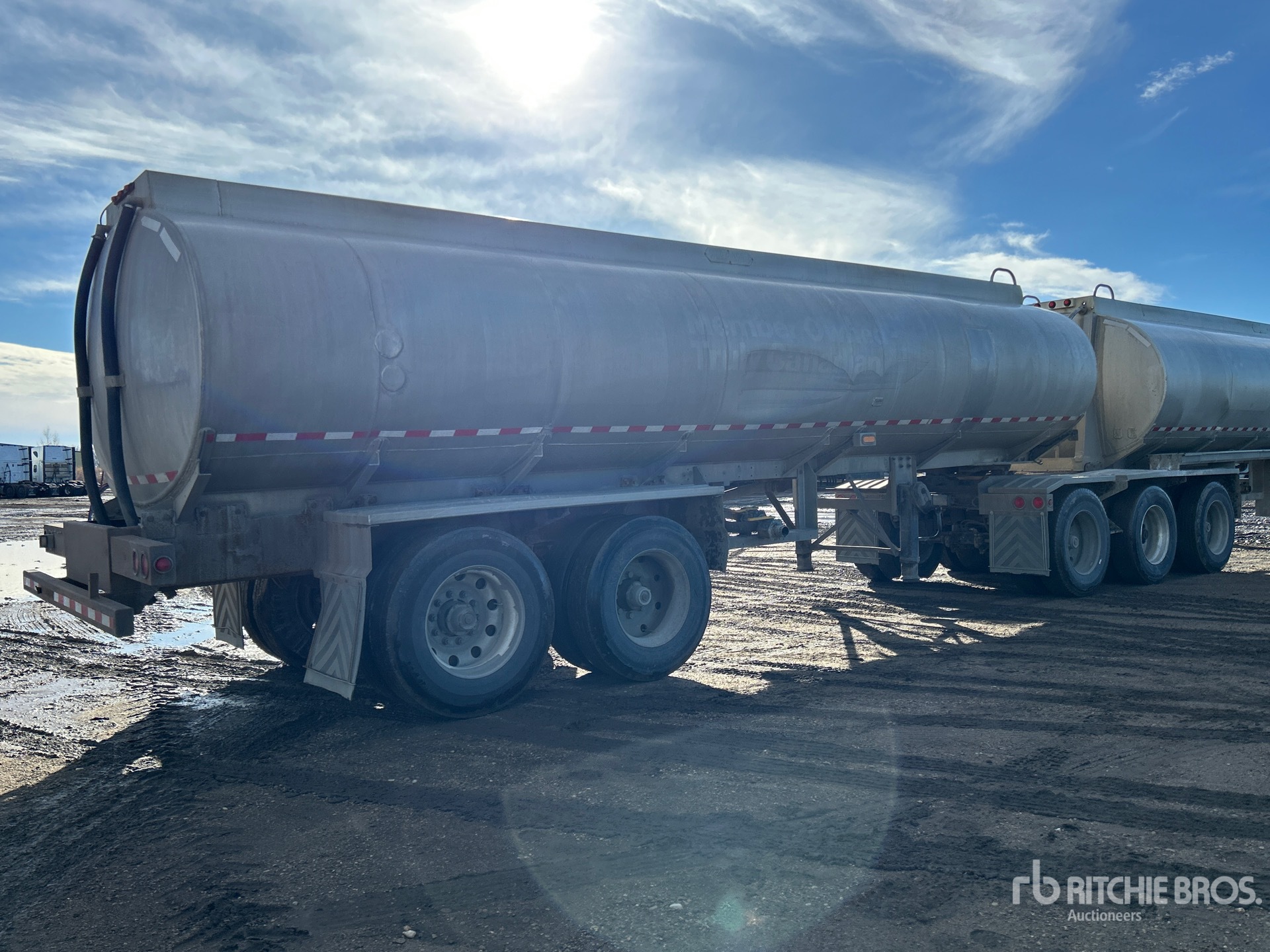 Aspect général with Image, coin arrière droit