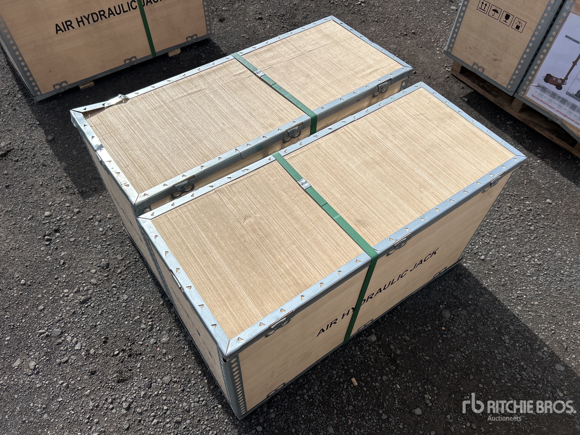 General Appearance with Foto, angolo posteriore sinistro