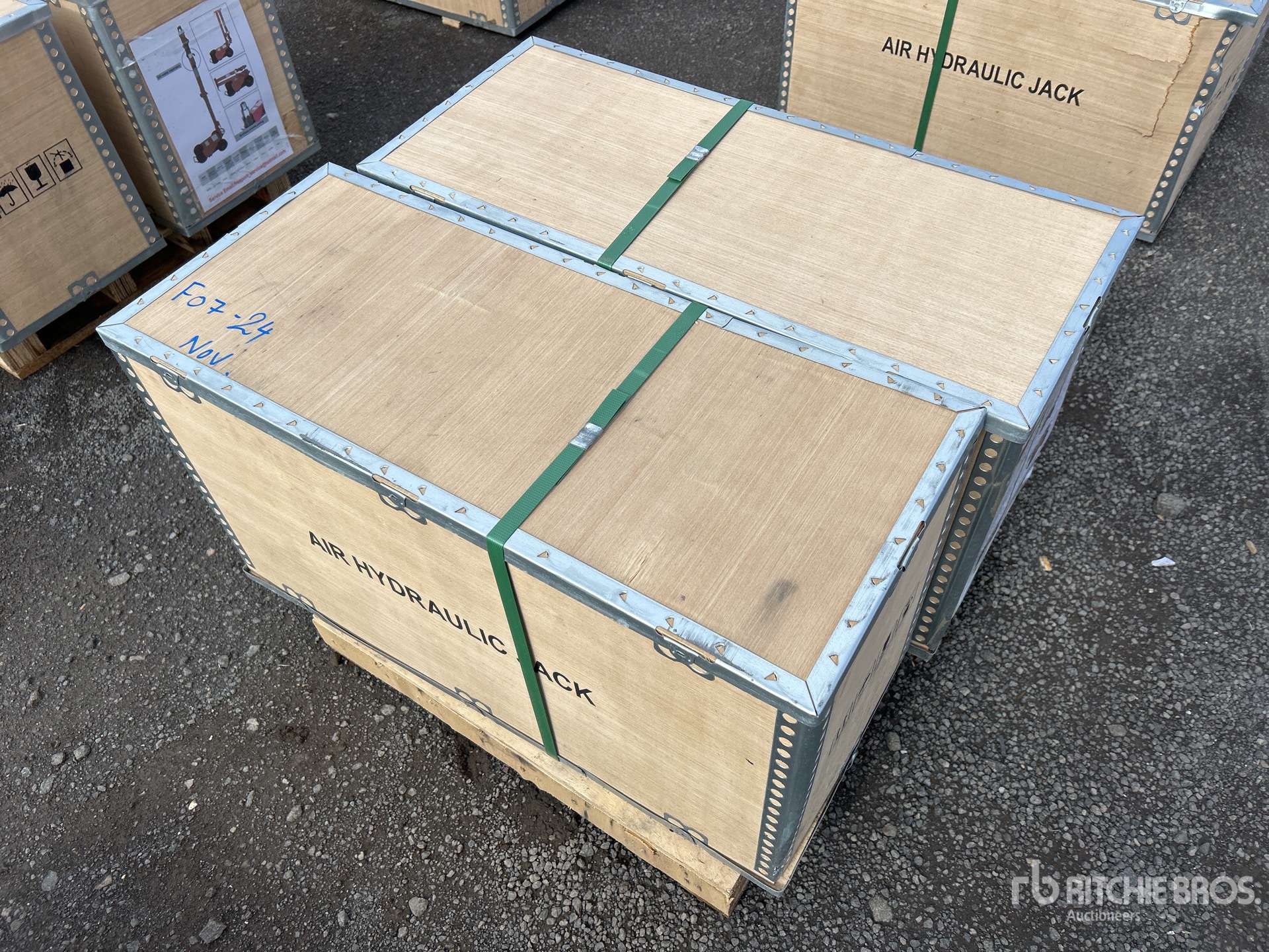 General Appearance with Picture, Left Front Corner