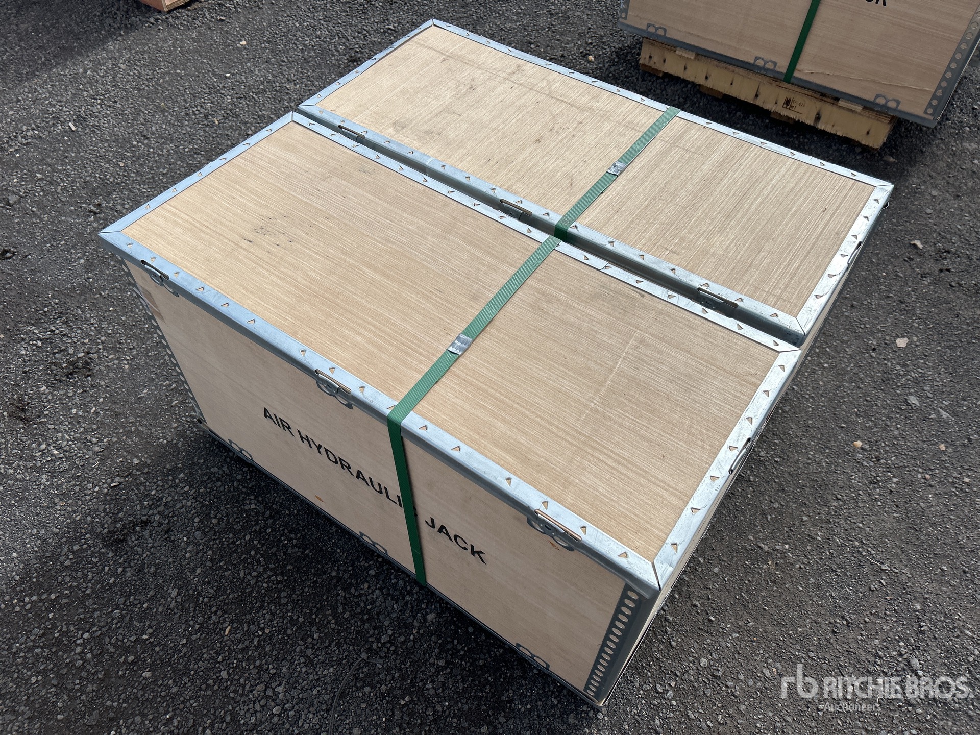 General Appearance with Foto, angolo anteriore sinistro