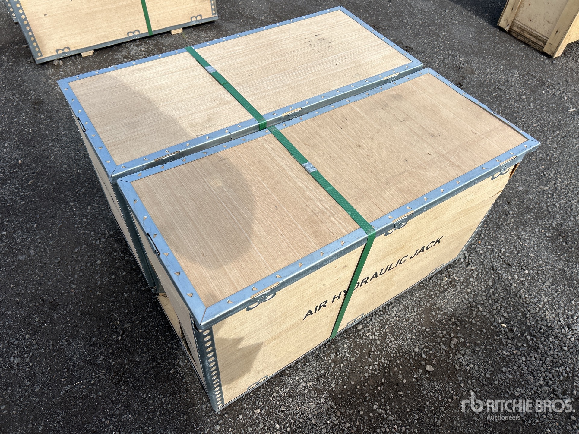 General Appearance with Foto, angolo anteriore destro