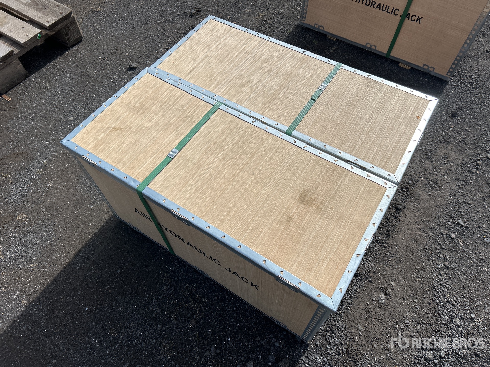 General Appearance with Foto, angolo anteriore sinistro