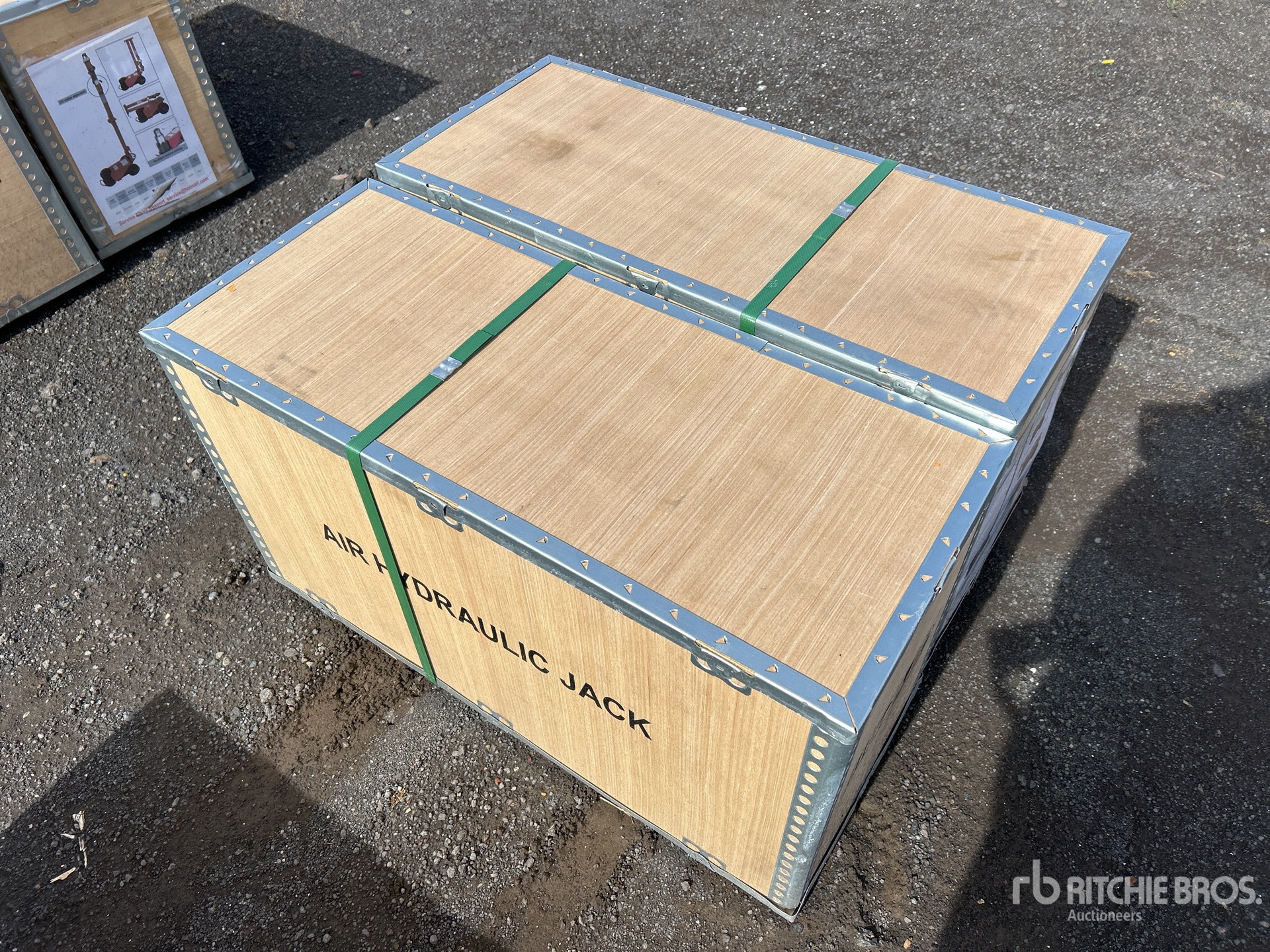 General Appearance with Foto, angolo anteriore sinistro