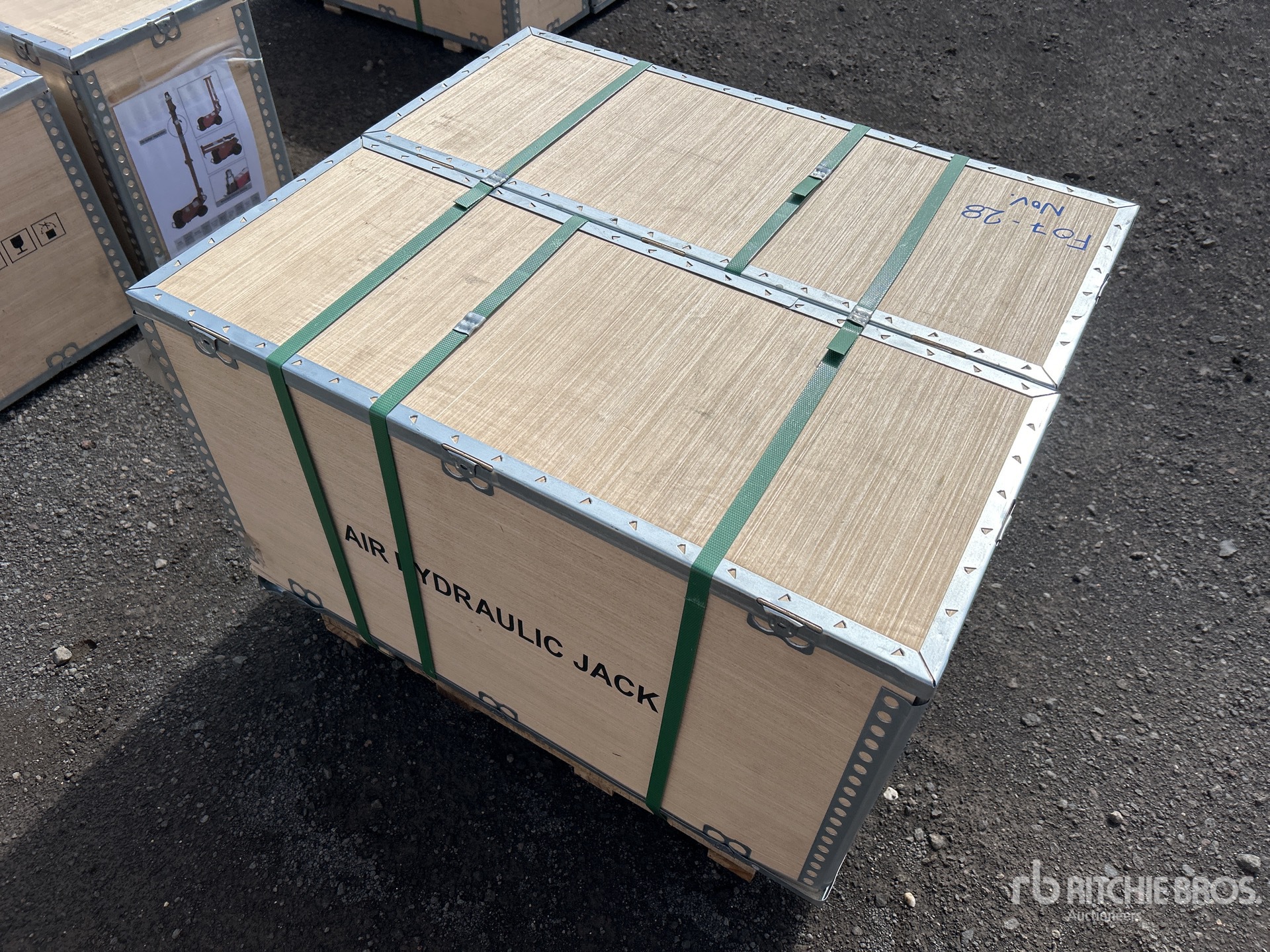 General Appearance with Foto, angolo anteriore sinistro